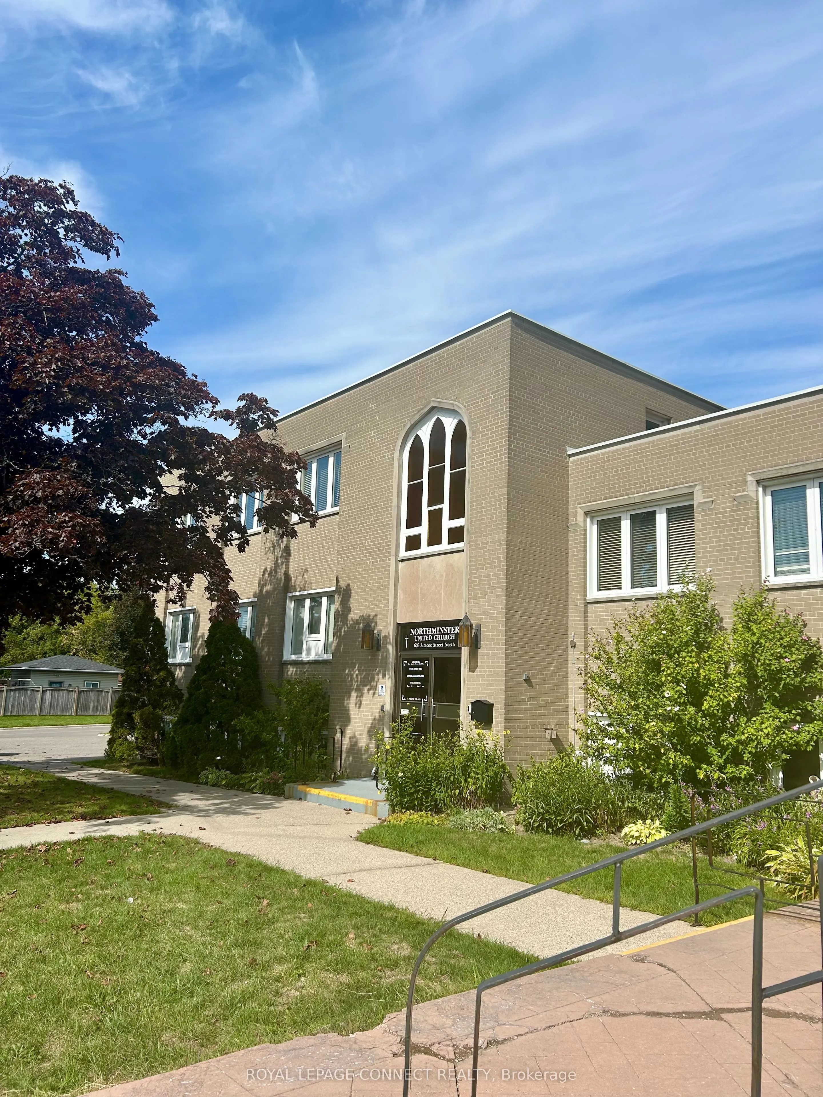 676 Simcoe Street N, #lower, off