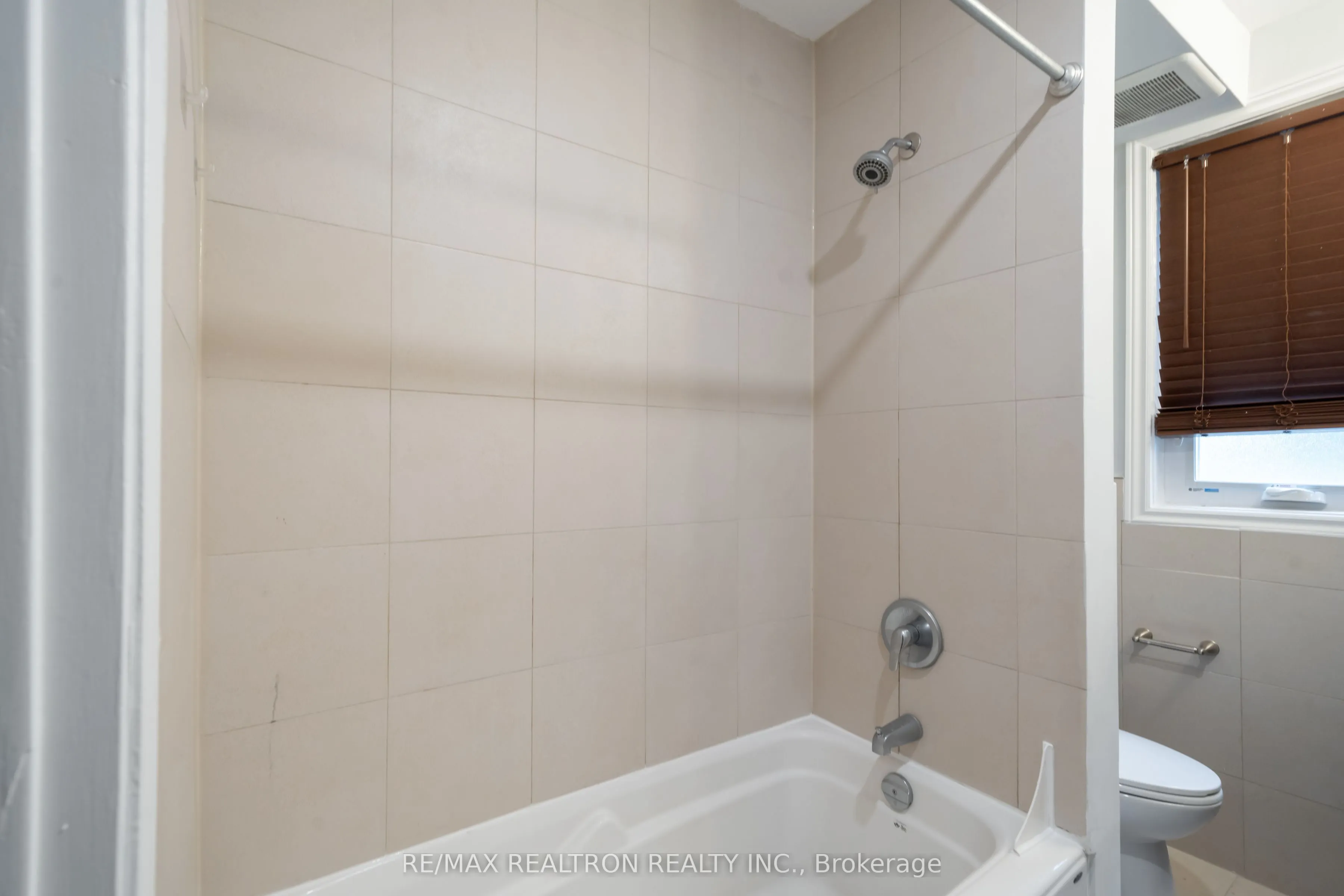 92 Donlands Avenue, #2nd Floor
