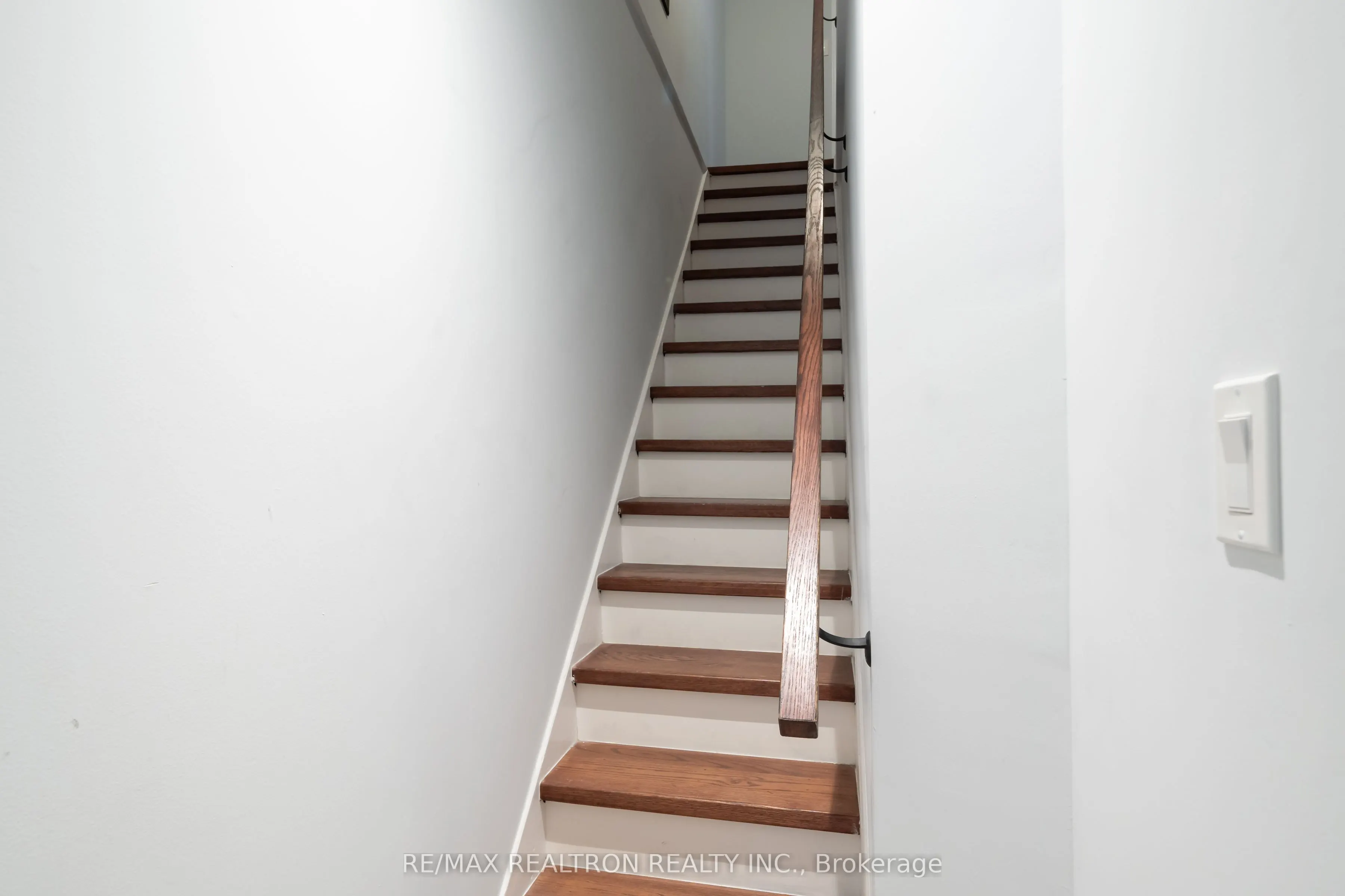 92 Donlands Avenue, #2nd Floor