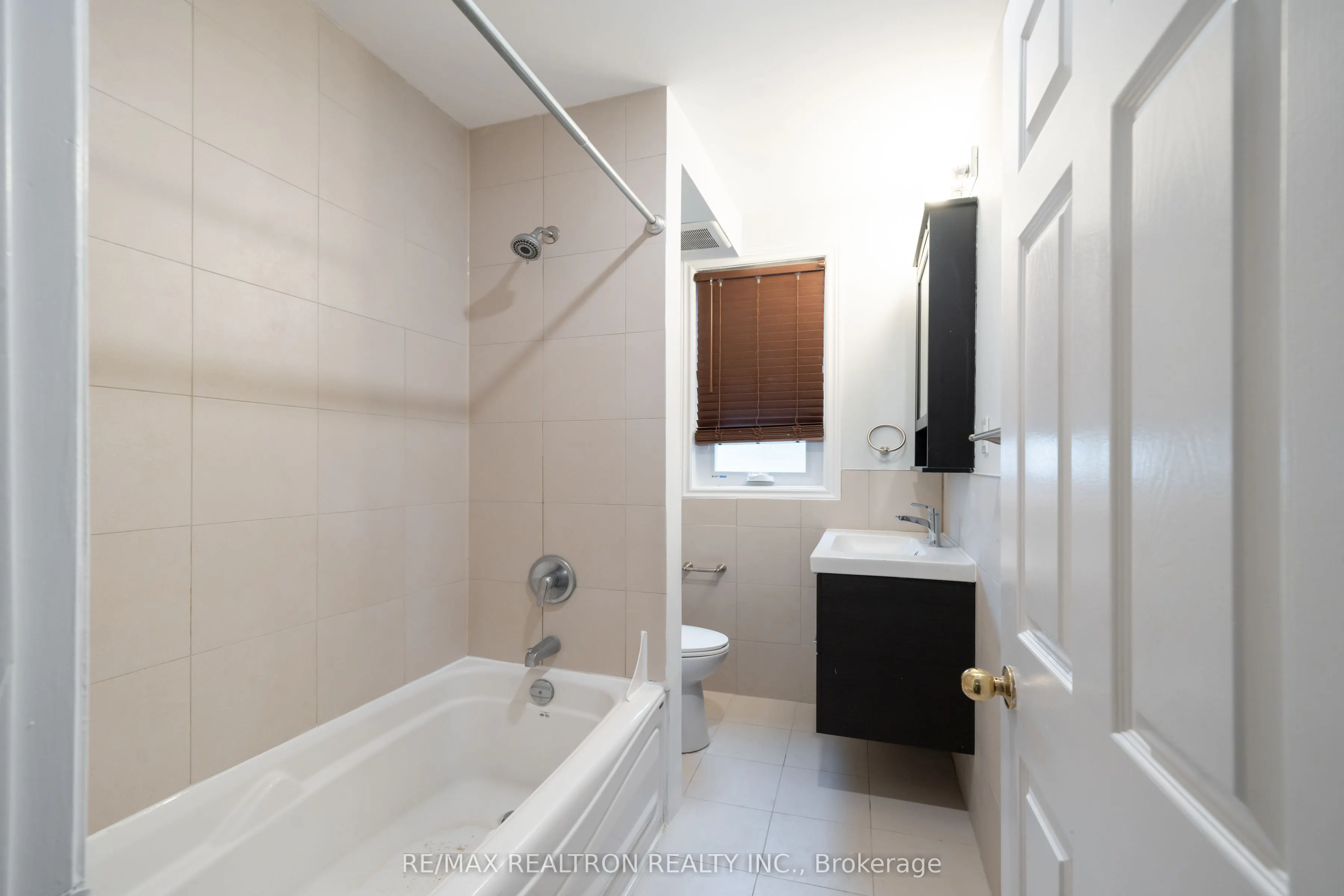 92 Donlands Avenue, #2nd Floor