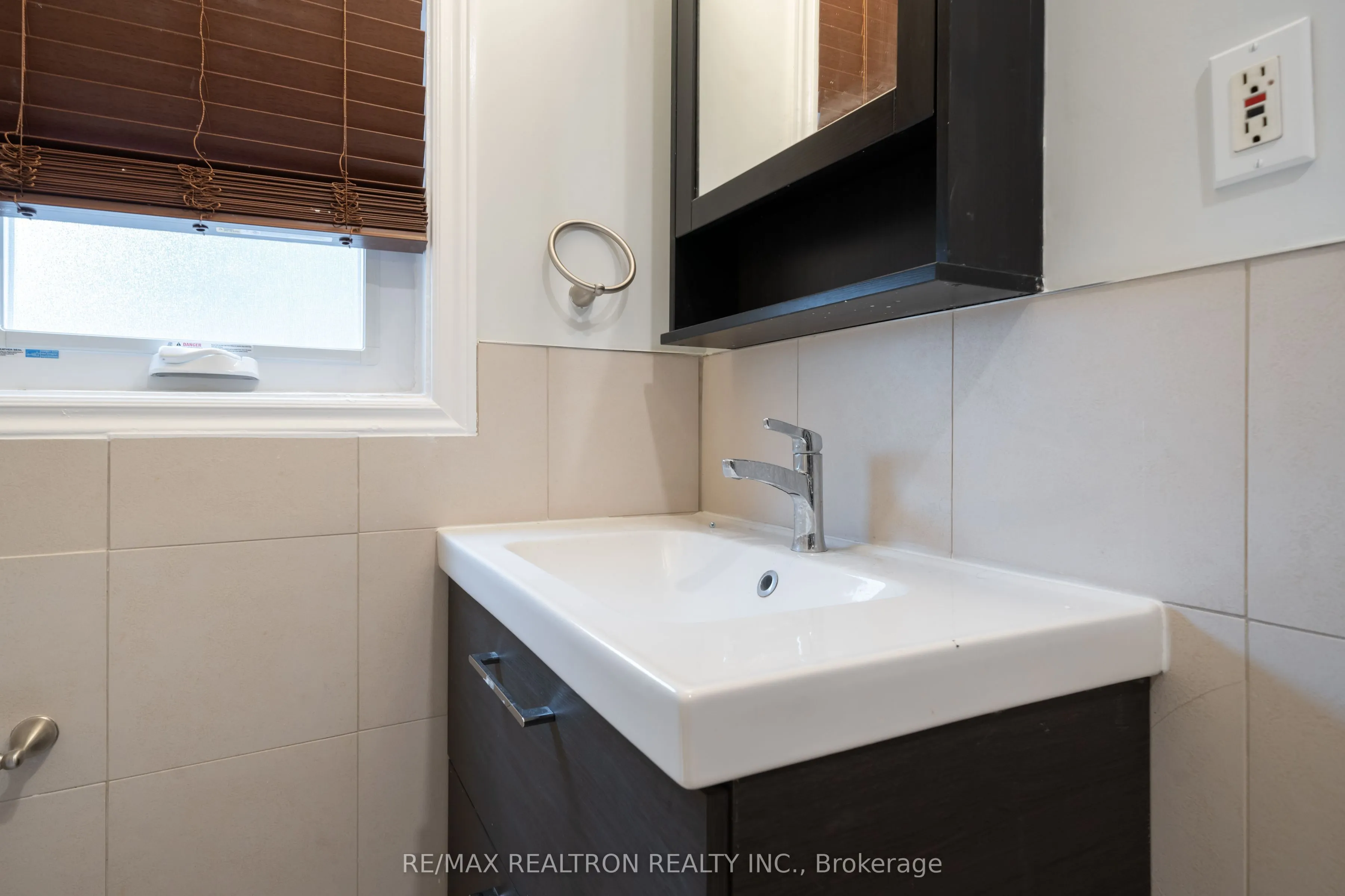 92 Donlands Avenue, #2nd Floor