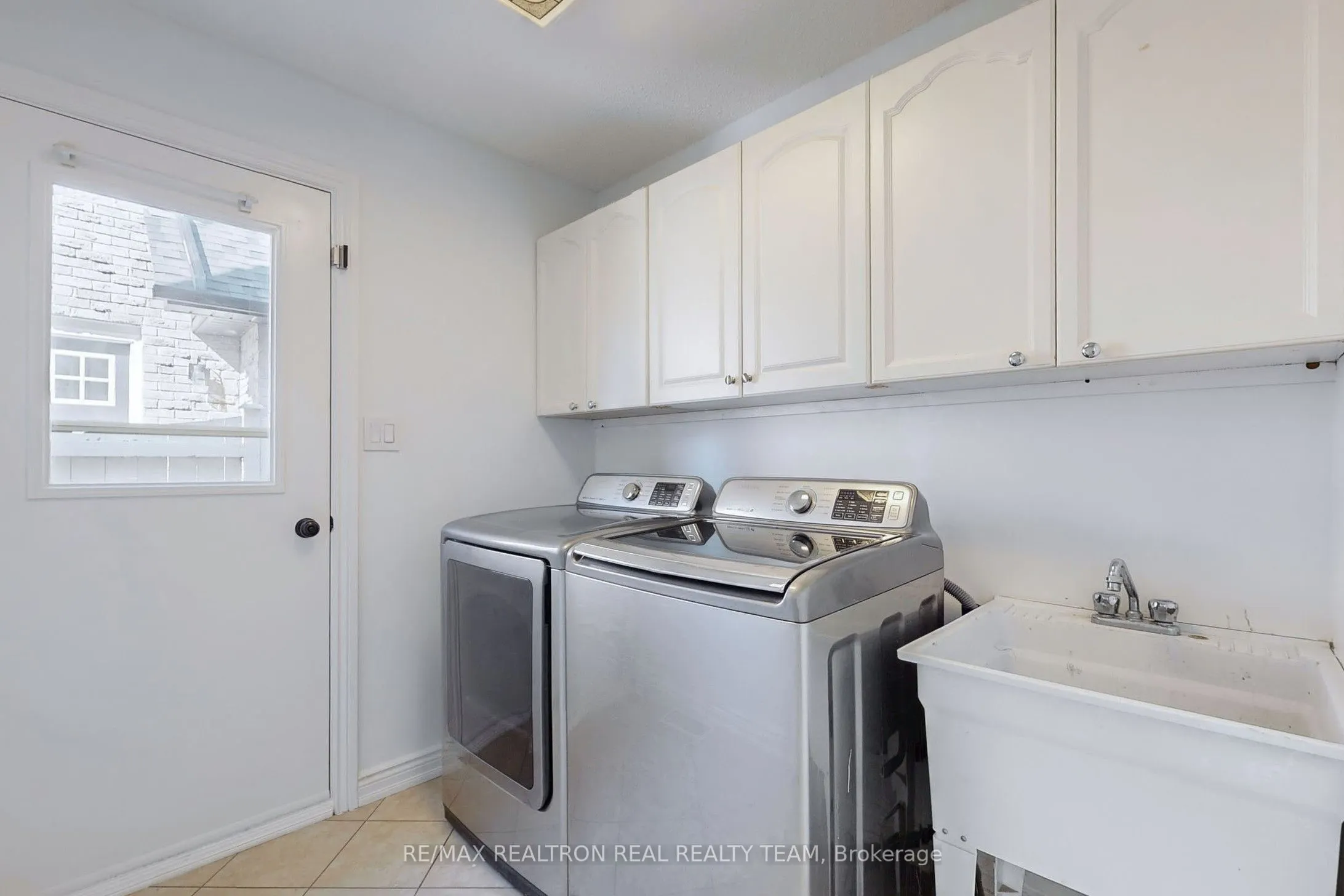345 Regal Briar Street
