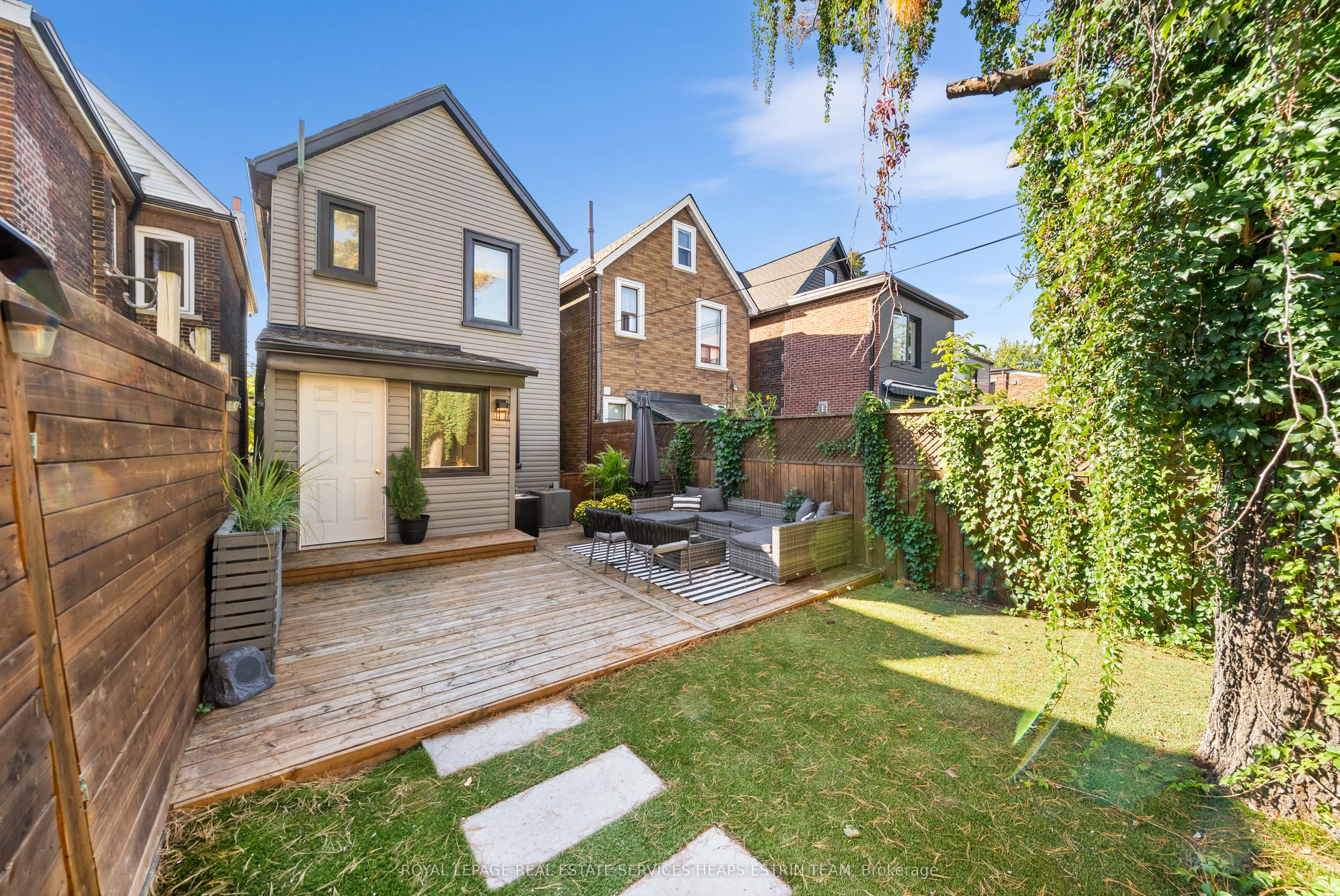 72 Harcourt Avenue