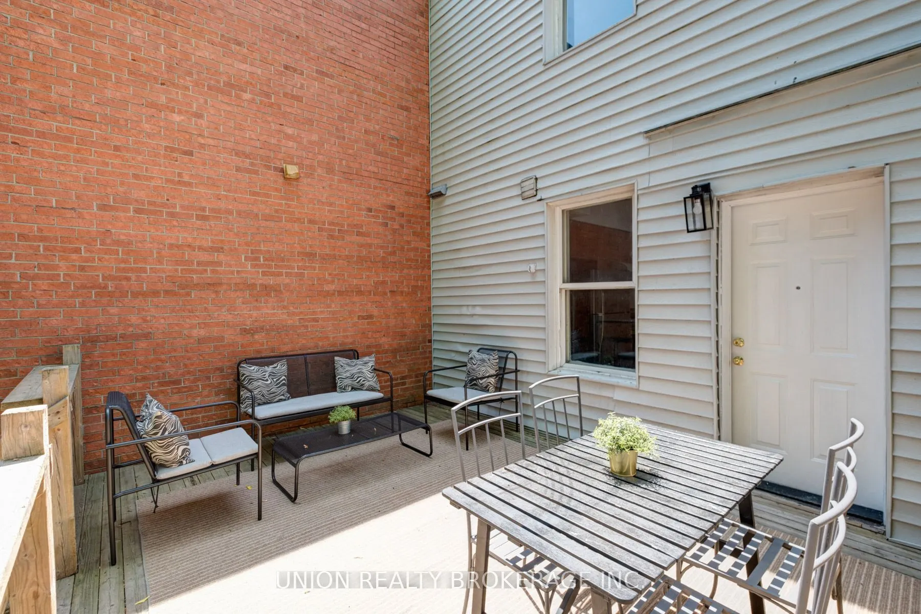 533 Victoria Park Avenue
