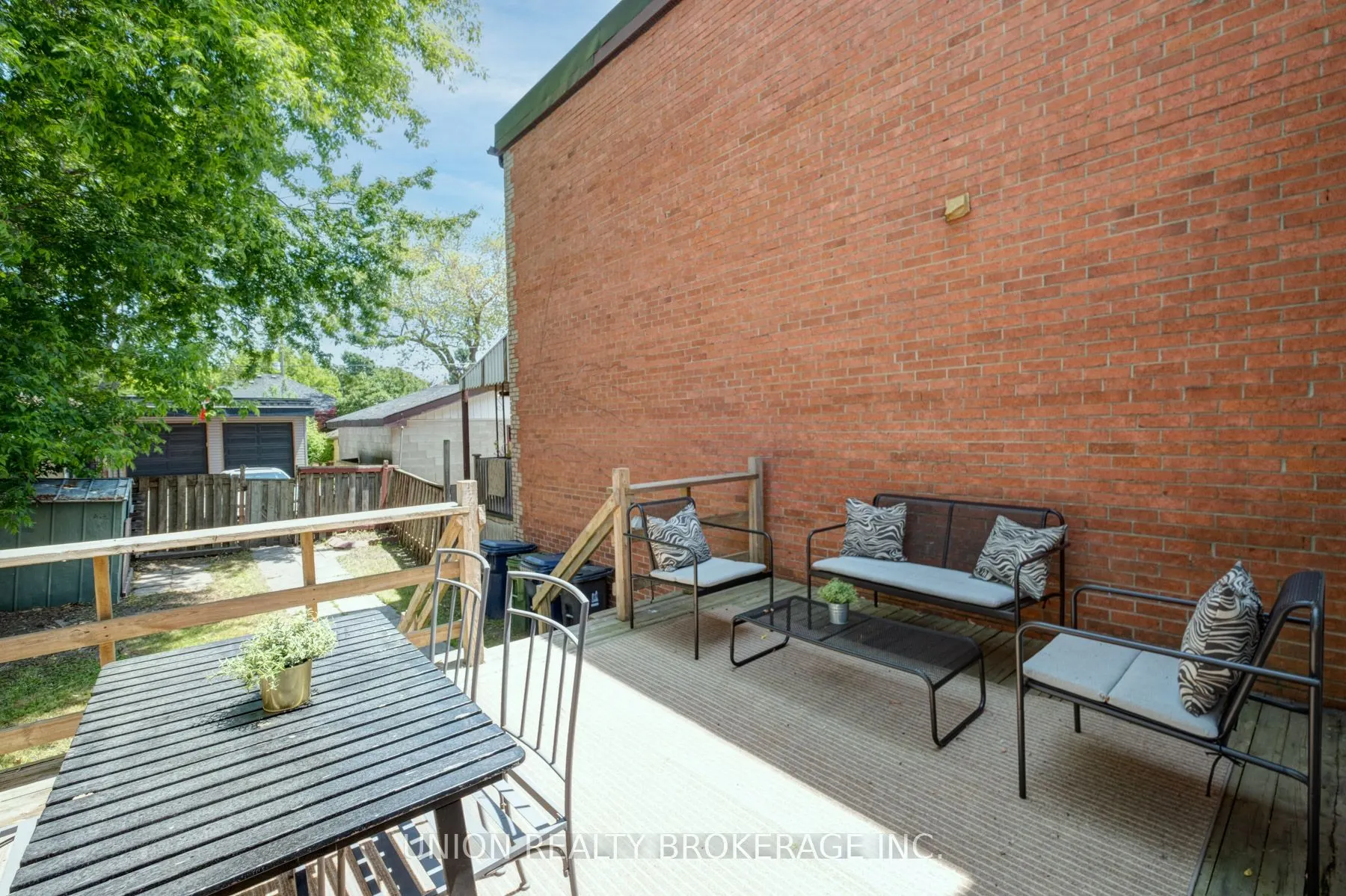 533 Victoria Park Avenue