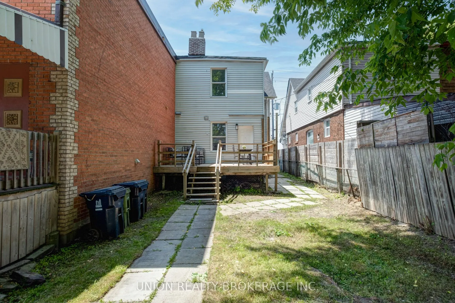 533 Victoria Park Avenue