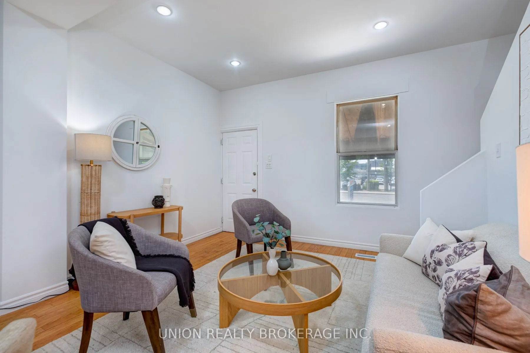 533 Victoria Park Avenue