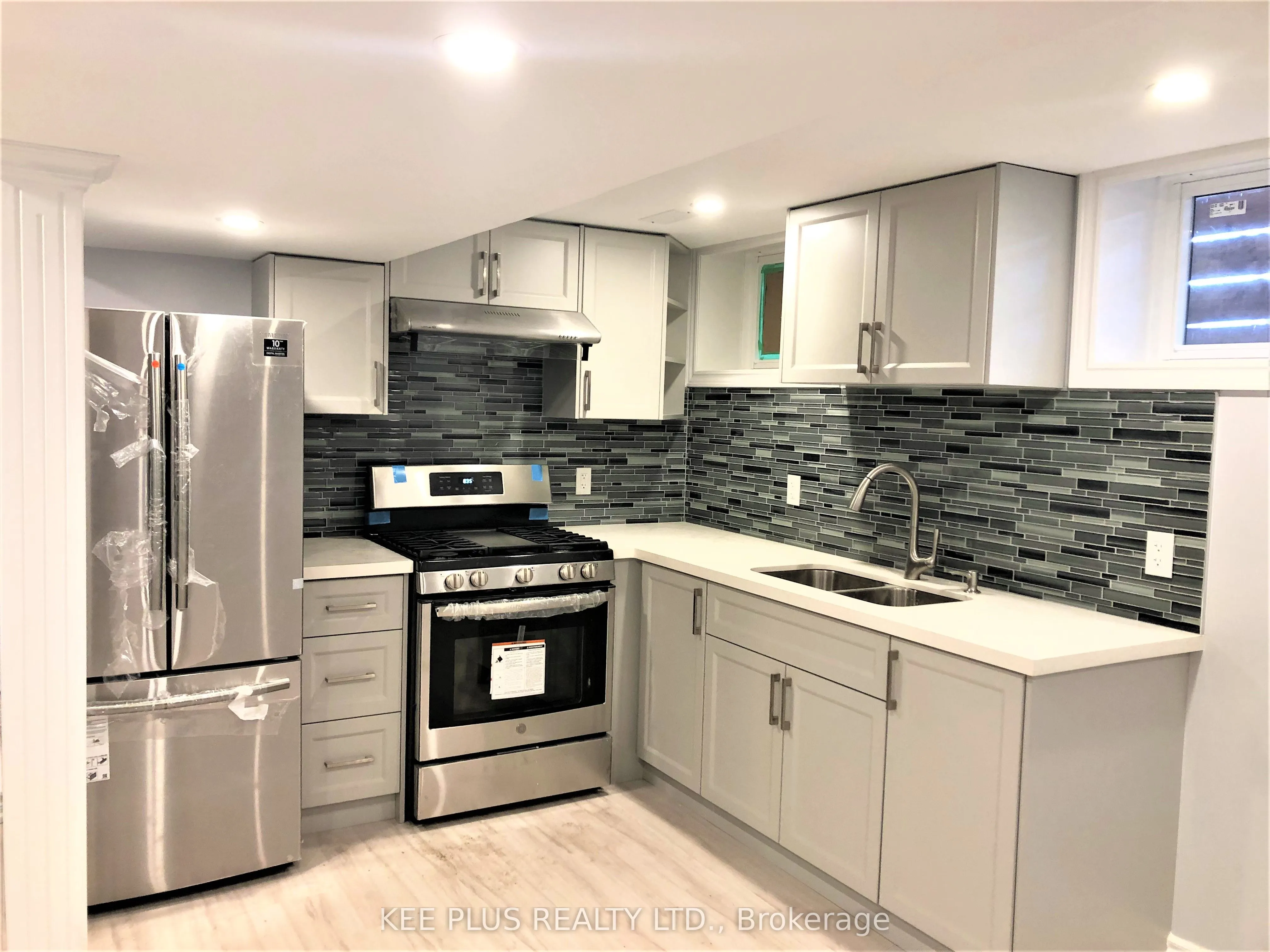 390 Leslie Street, #basement