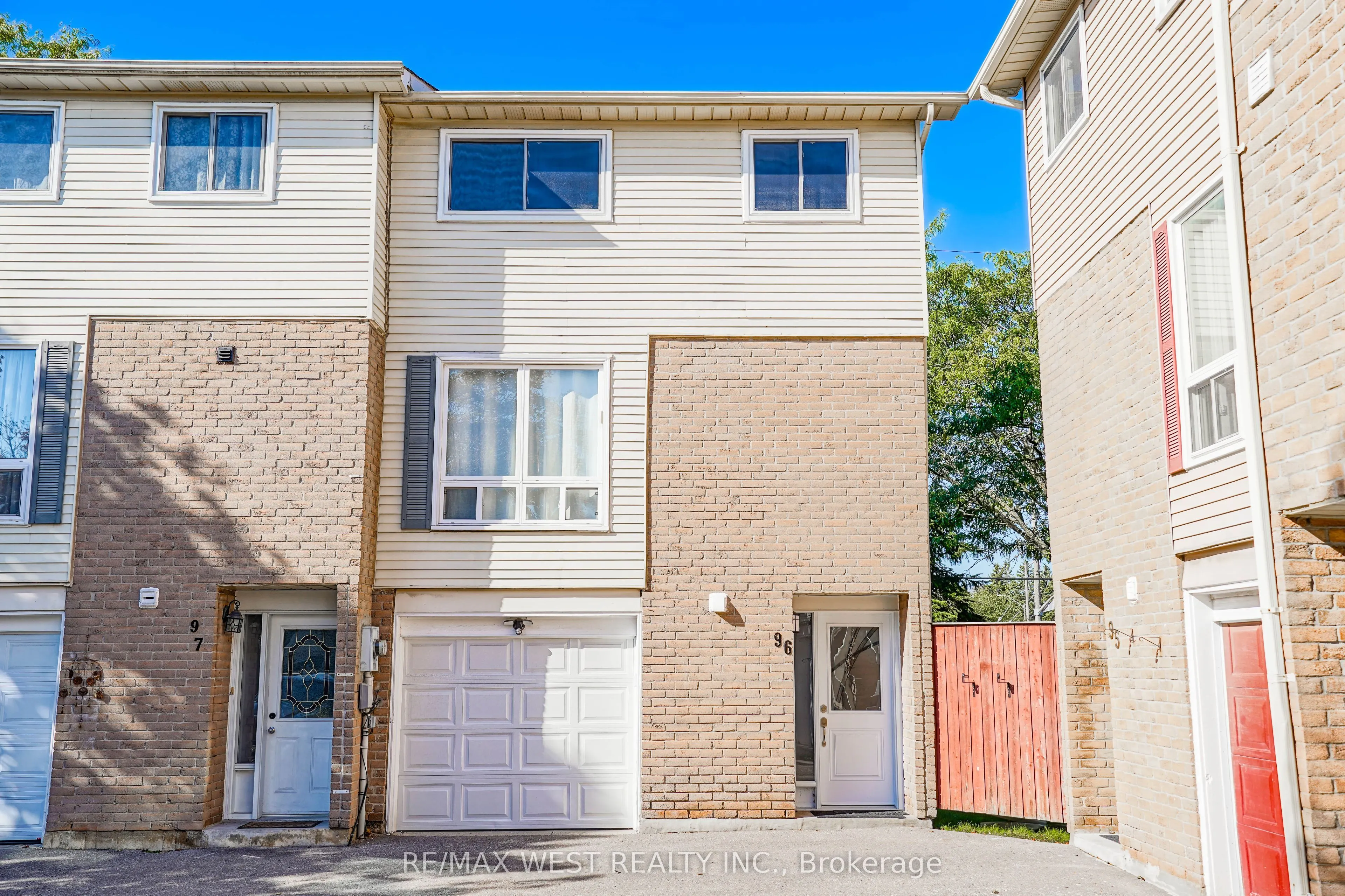 1133 Ritson Road N, #96