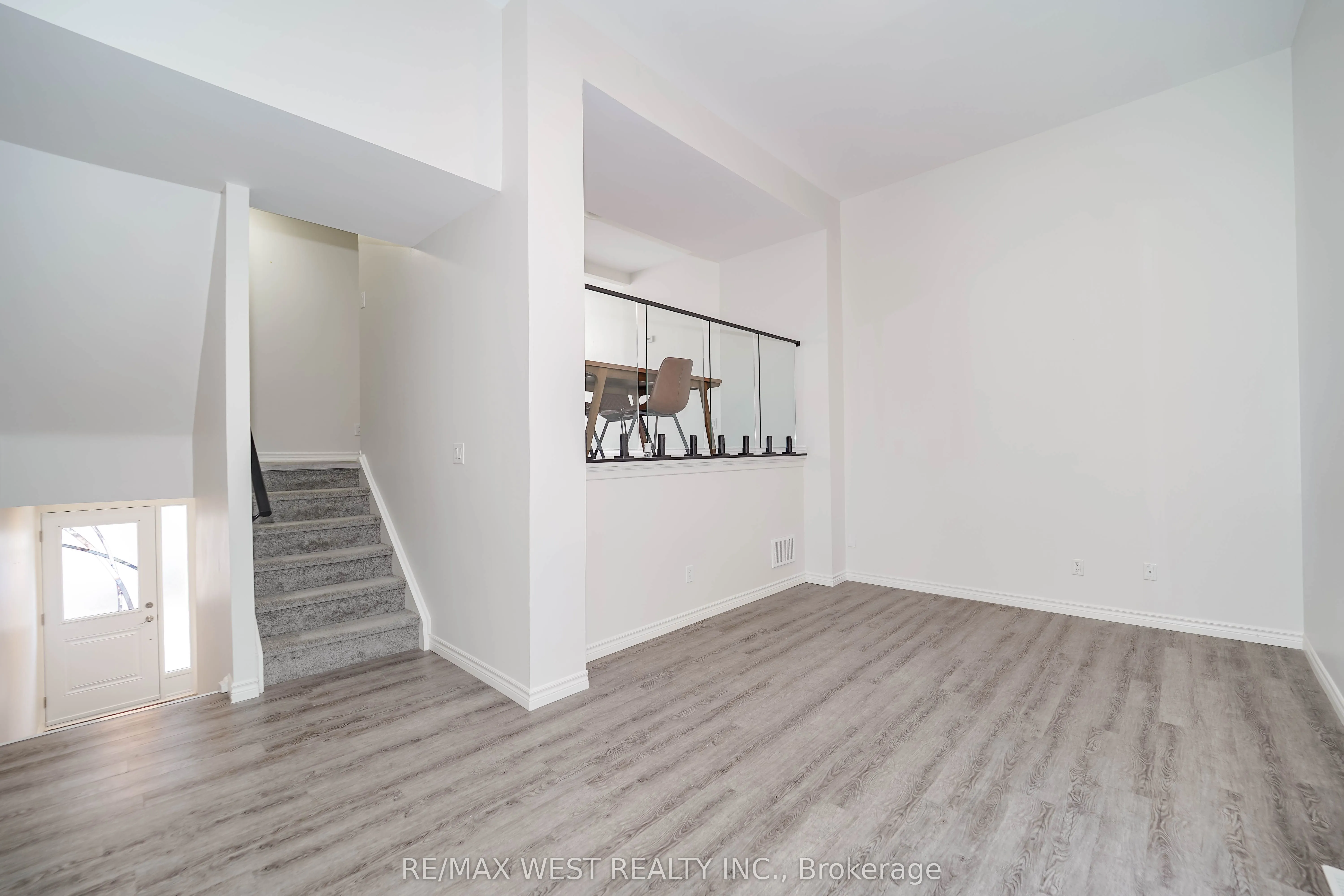 1133 Ritson Road N, #96