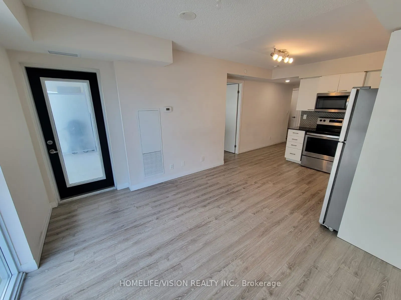 2152 Lawrence Avenue E, #604