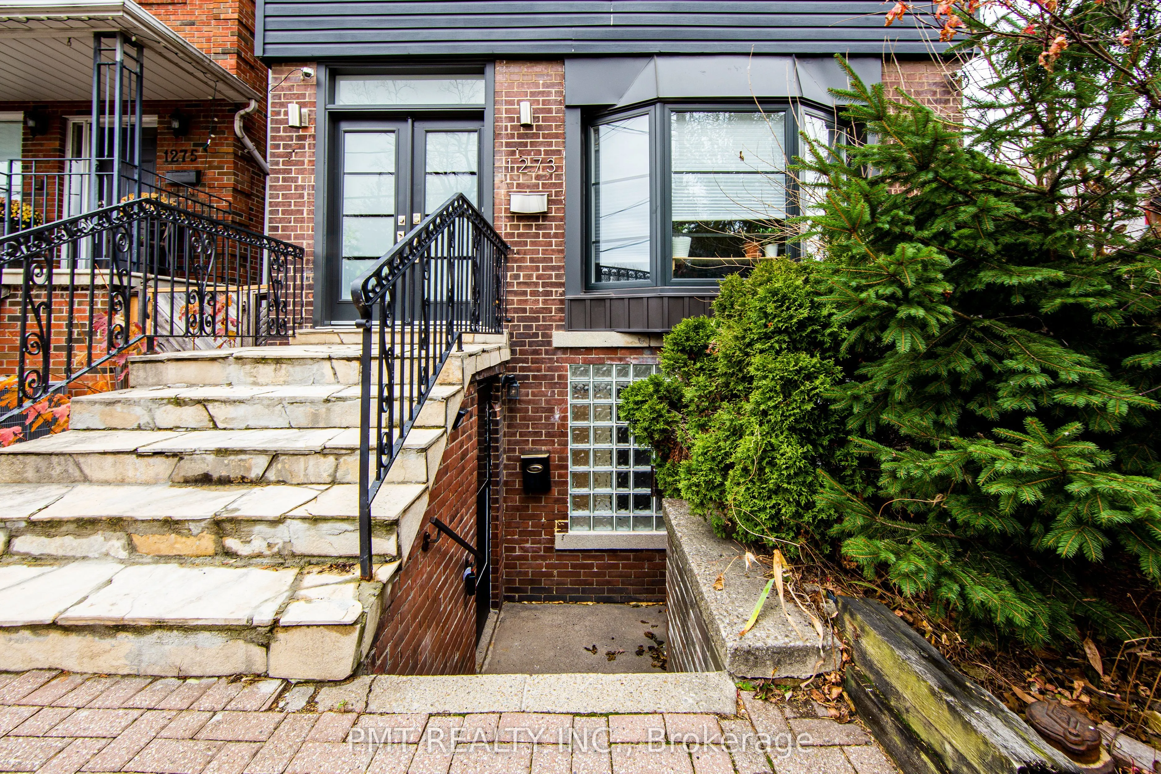 1273 Pape Avenue, #Lower