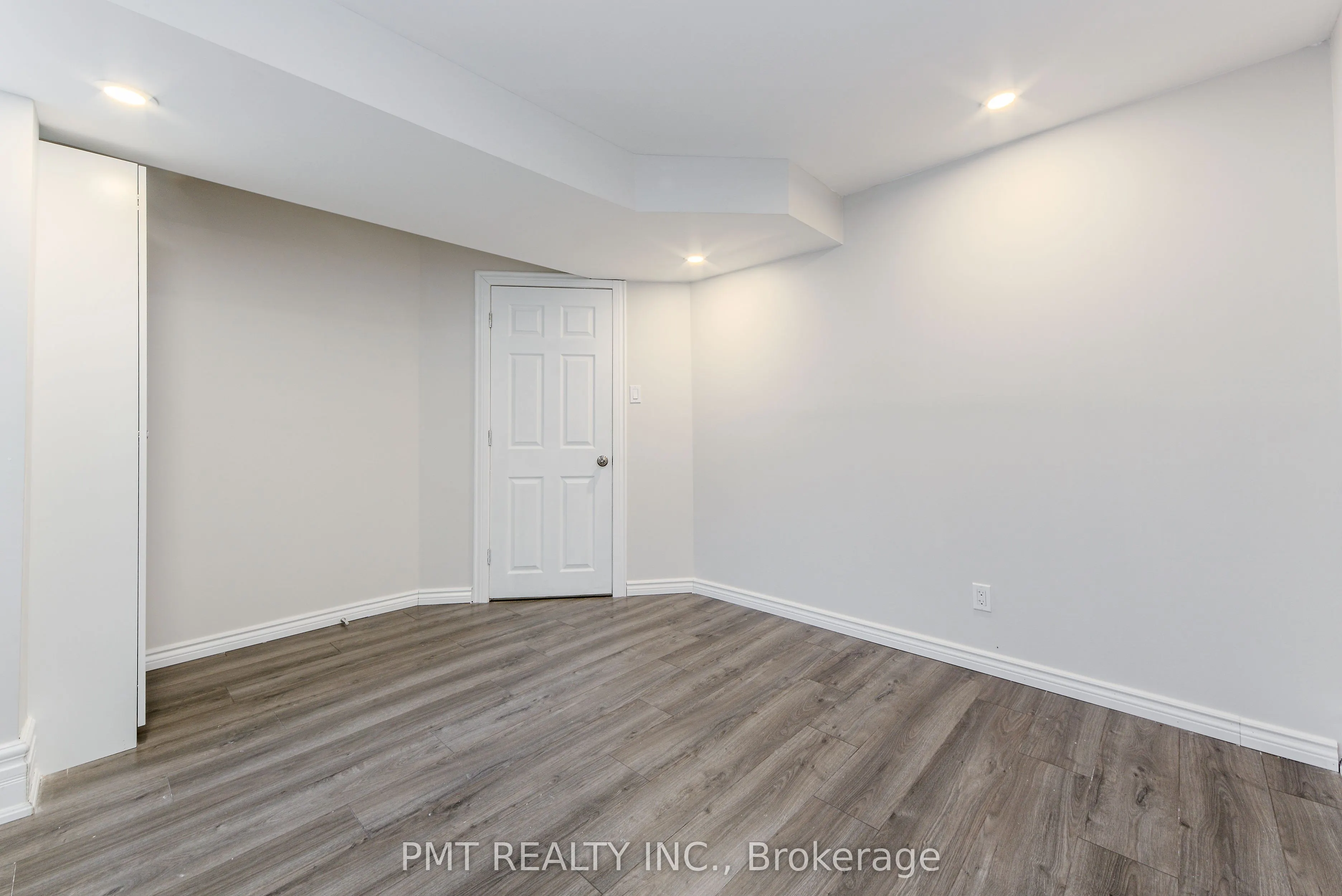 1273 Pape Avenue, #Lower