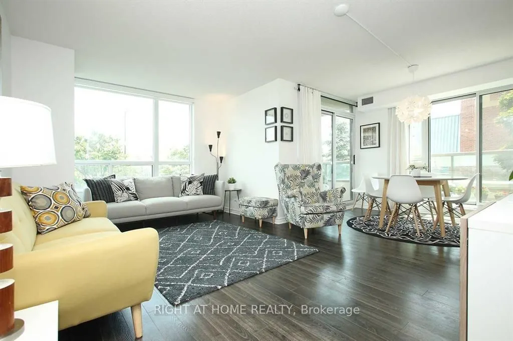 68 Grangeway Avenue, #210