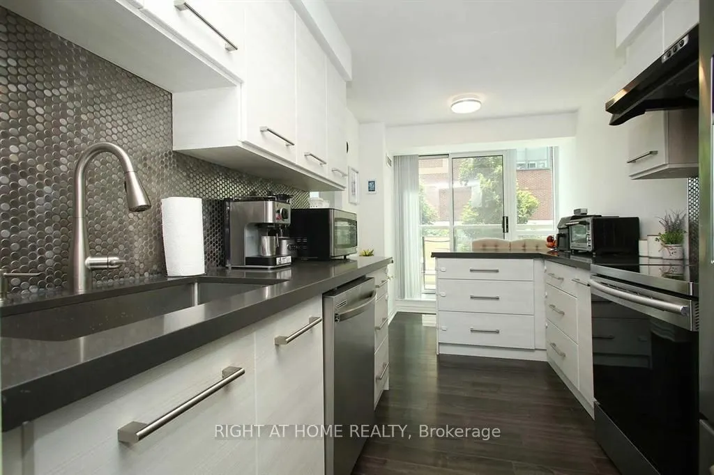 68 Grangeway Avenue, #210