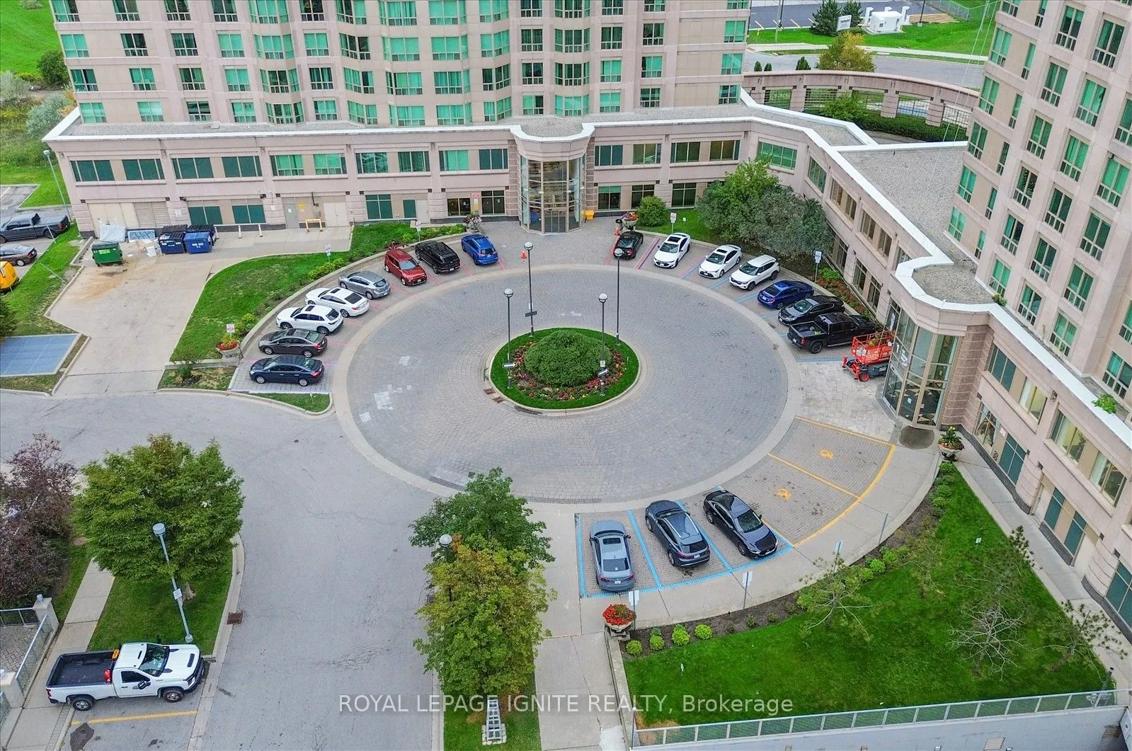 11 Lee Centre Drive, #615