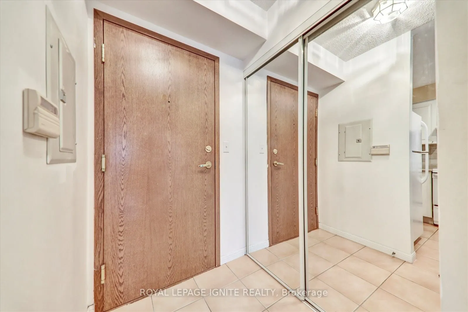 11 Lee Centre Drive, #615