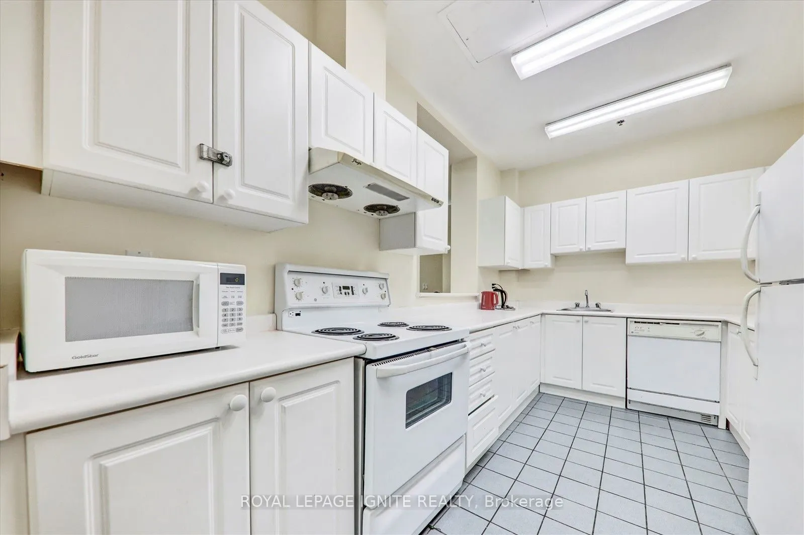 11 Lee Centre Drive, #615