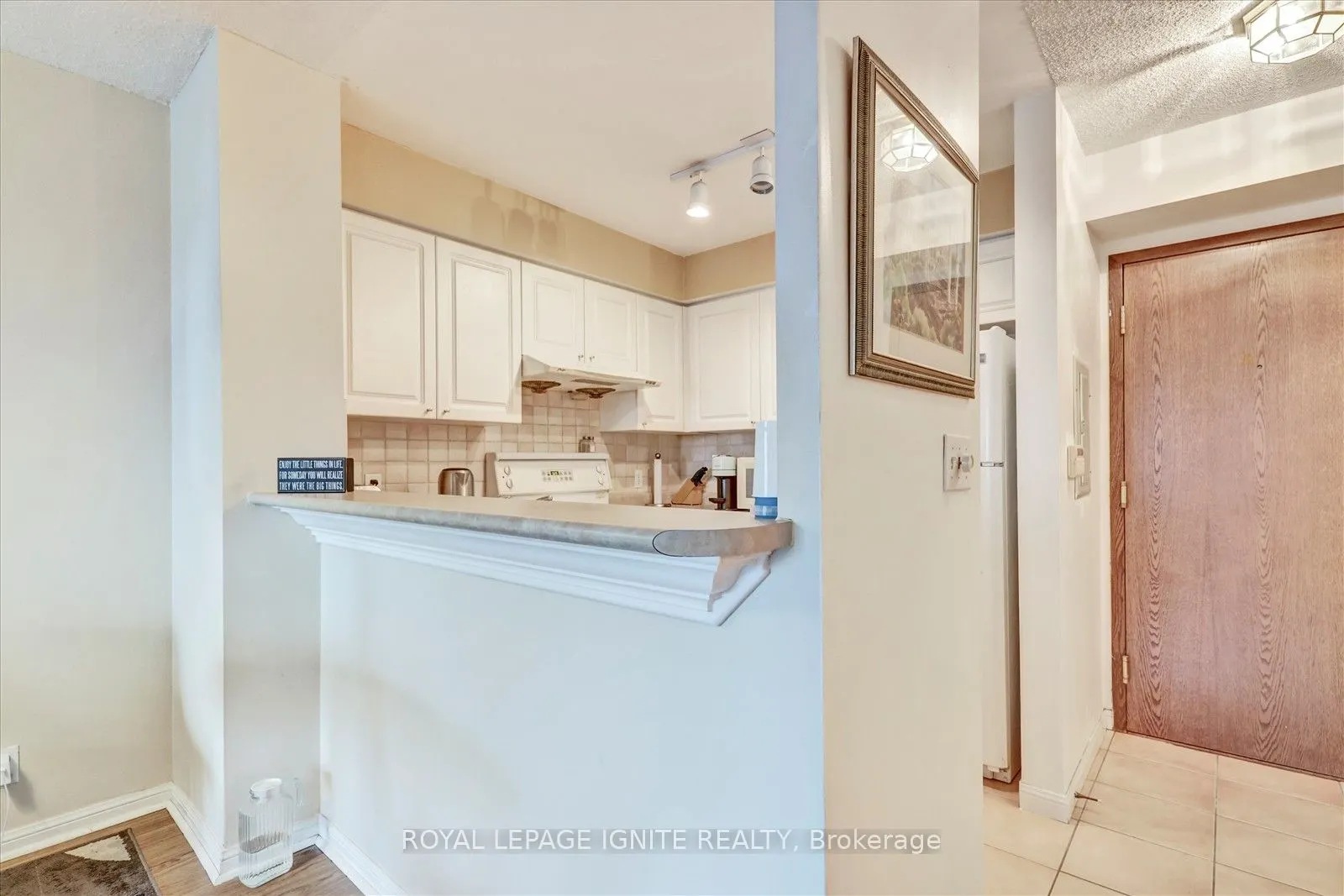 11 Lee Centre Drive, #615