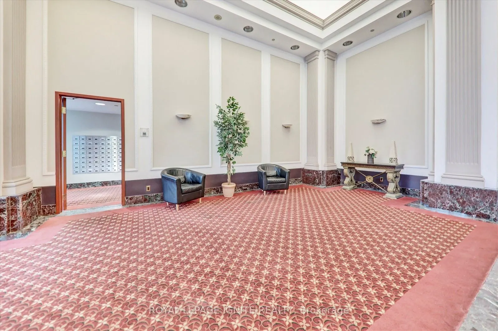 11 Lee Centre Drive, #615