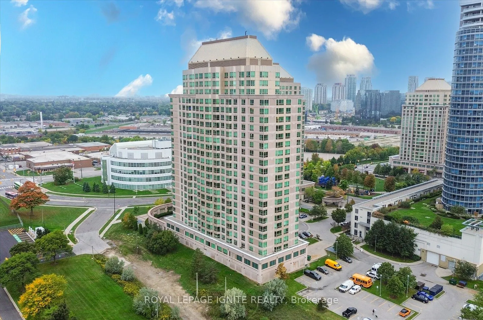 11 Lee Centre Drive, #615