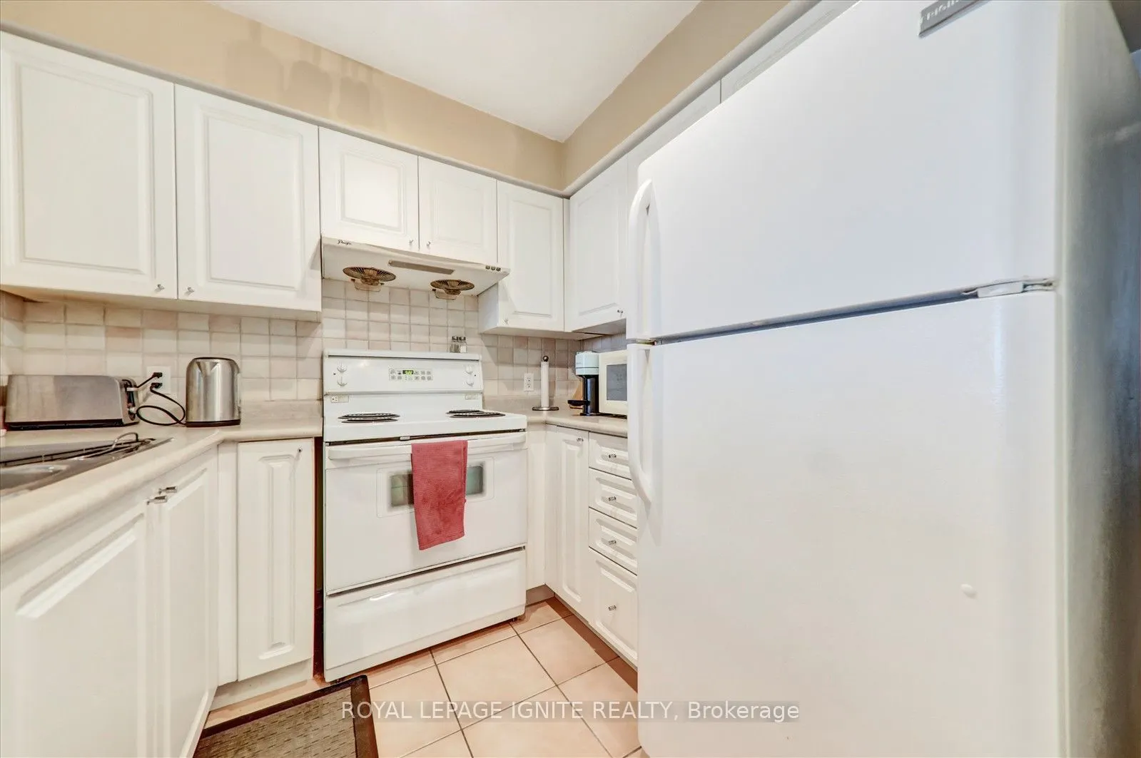 11 Lee Centre Drive, #615