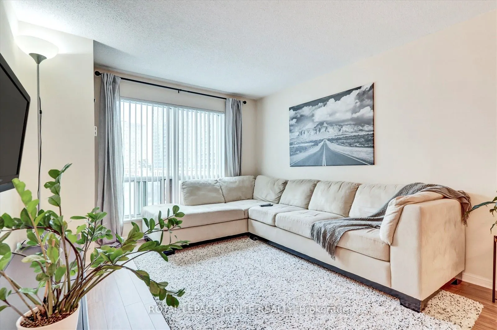 11 Lee Centre Drive, #615