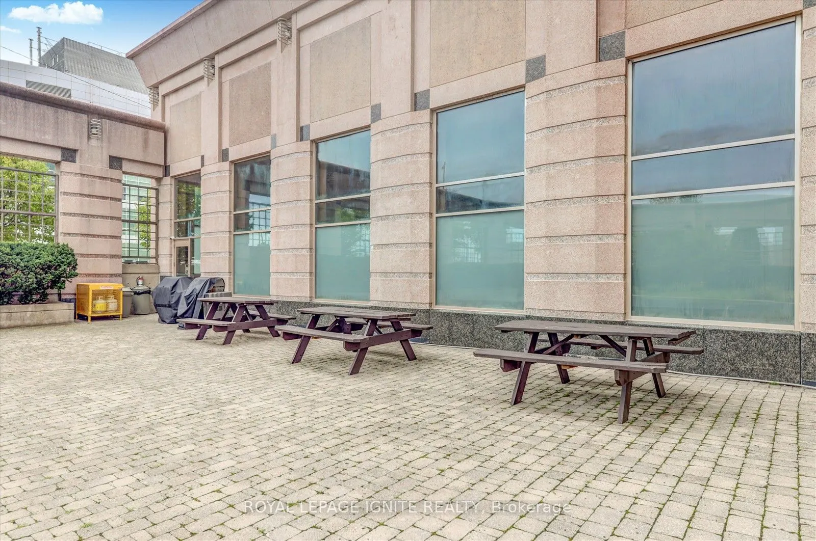 11 Lee Centre Drive, #615