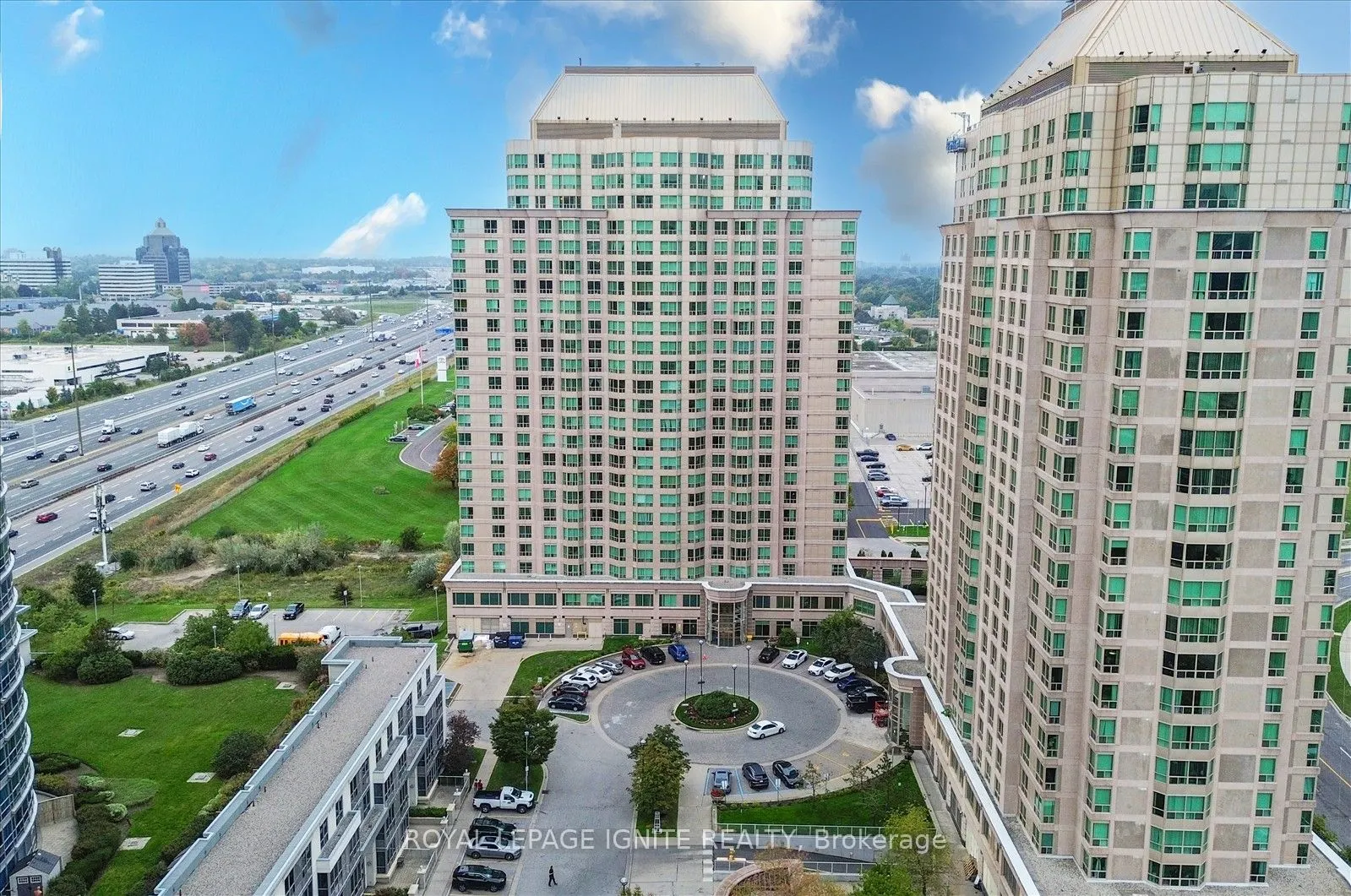 11 Lee Centre Drive, #615