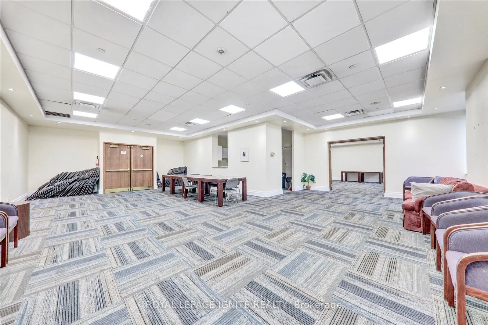 11 Lee Centre Drive, #615