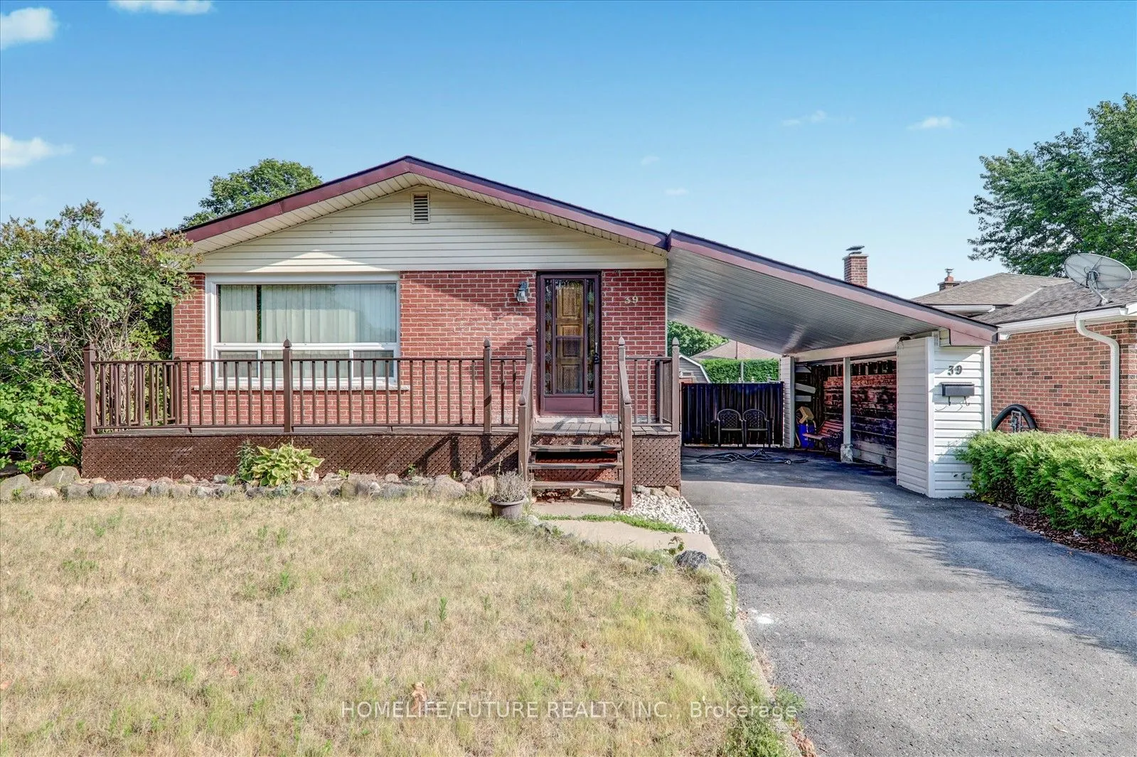 39 Cayuga Avenue