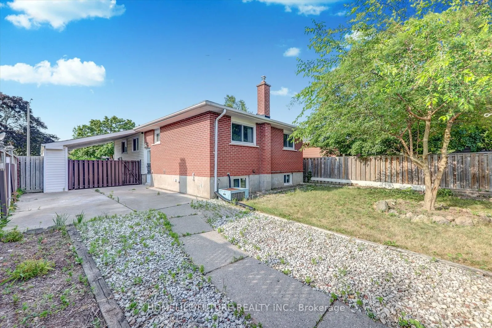 39 Cayuga Avenue