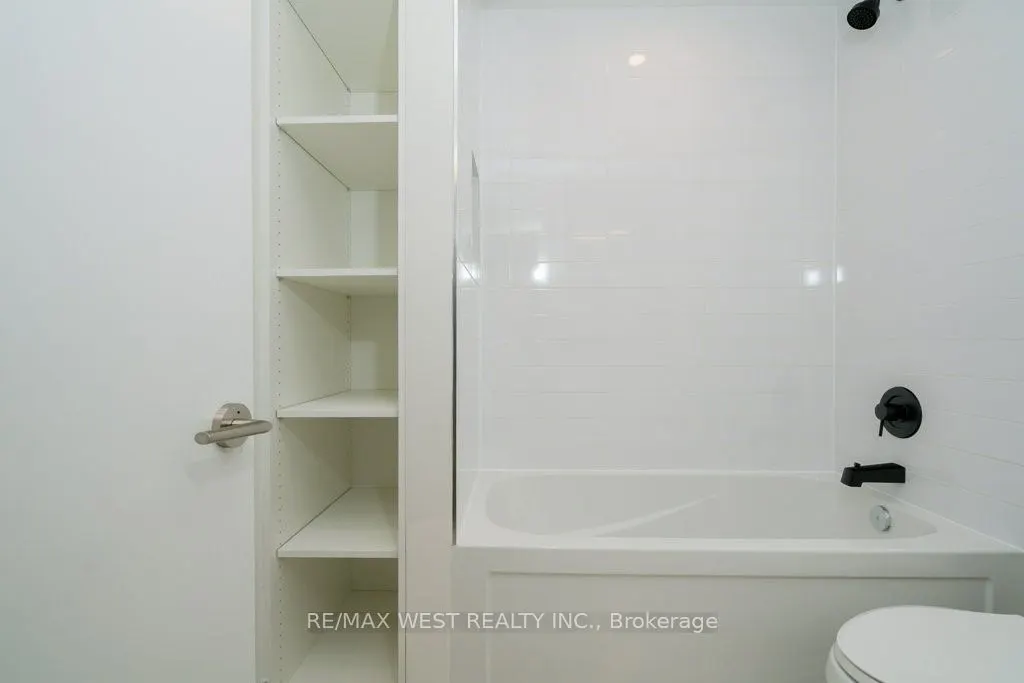 2083 Danforth Avenue, #202