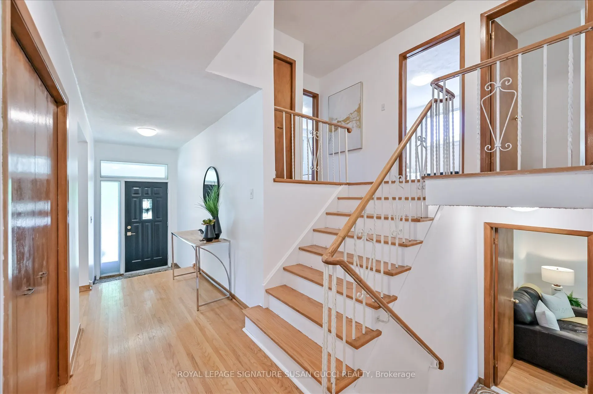 16 Munford Crescent