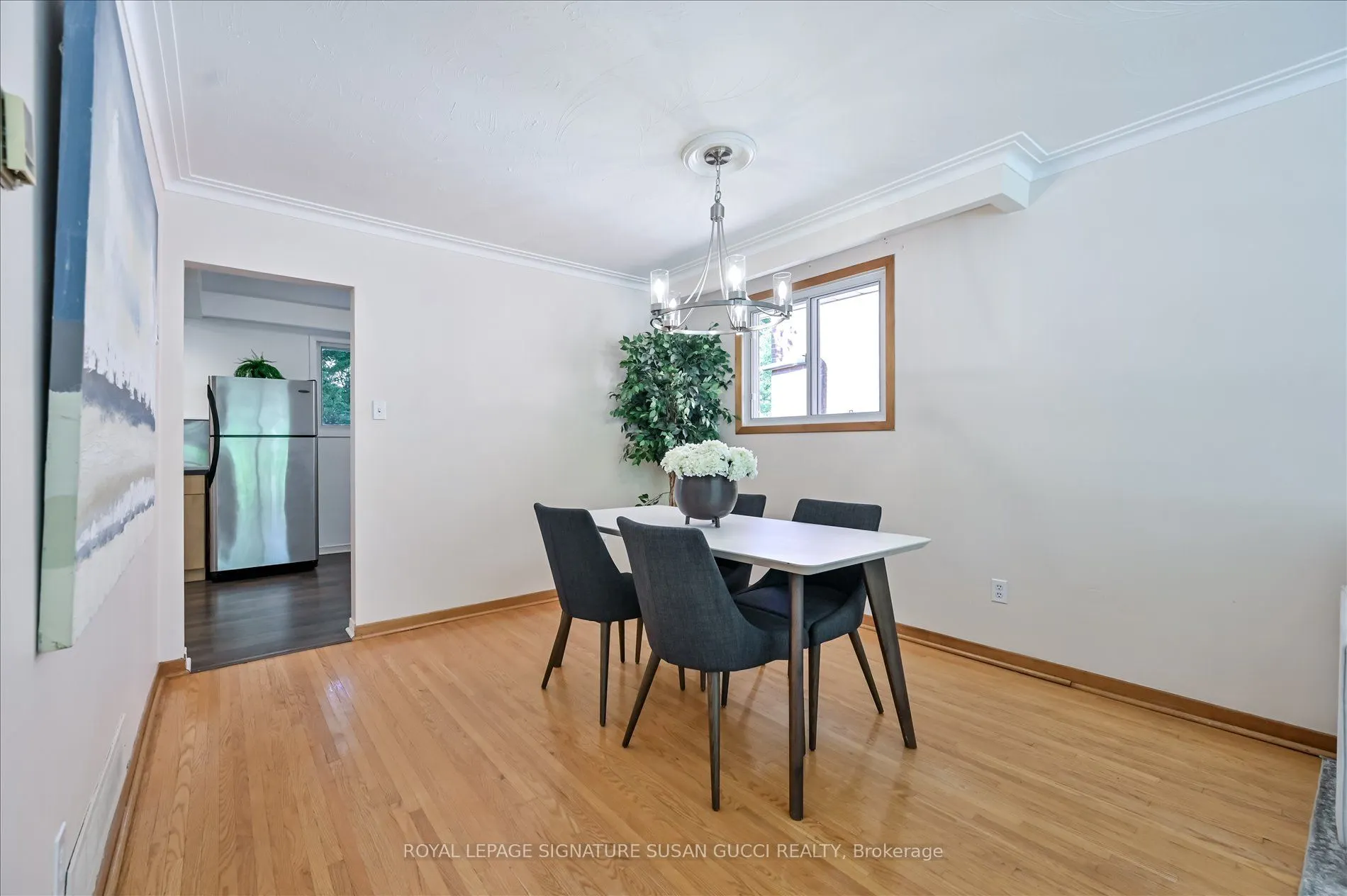 16 Munford Crescent