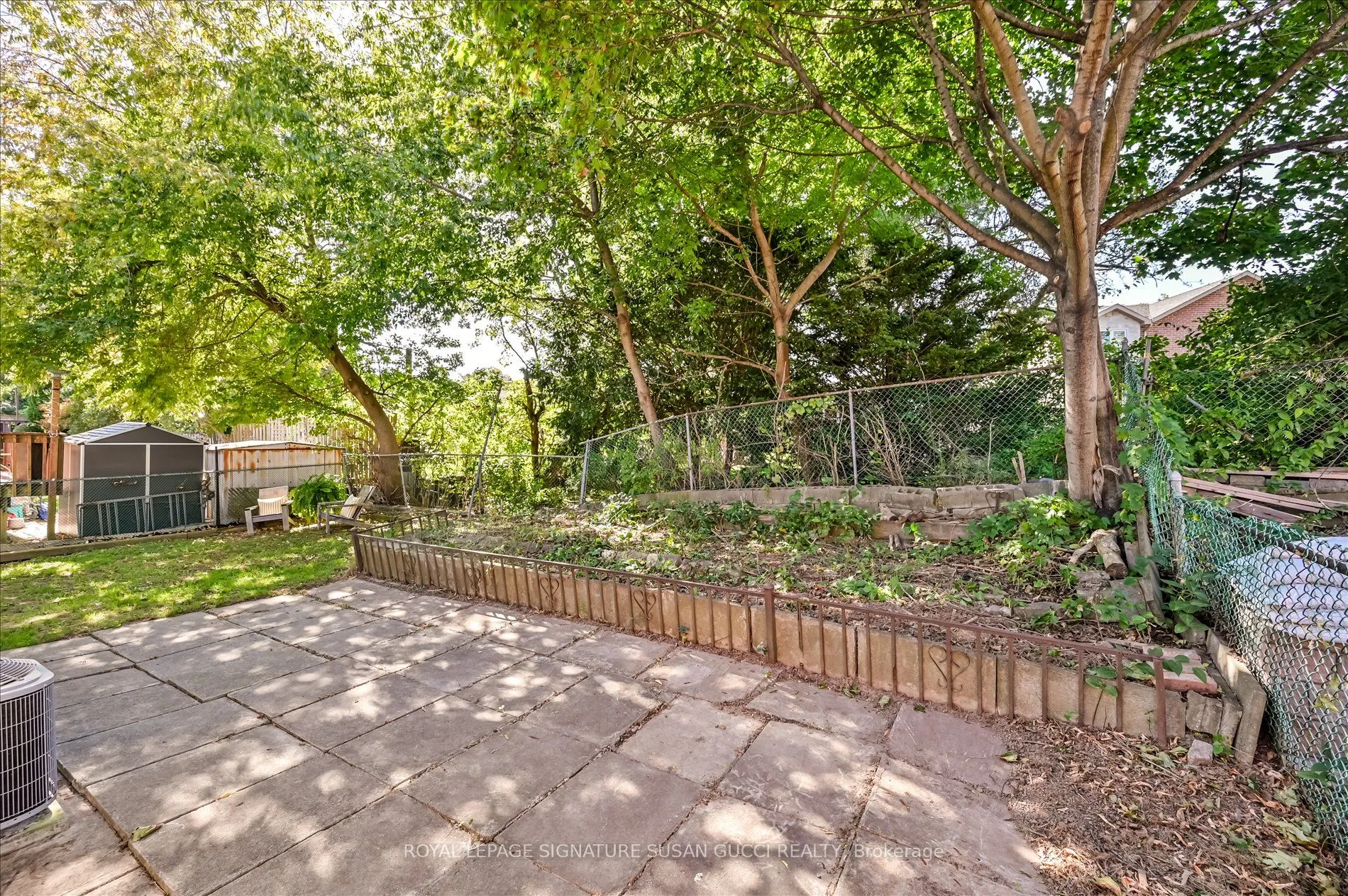 16 Munford Crescent