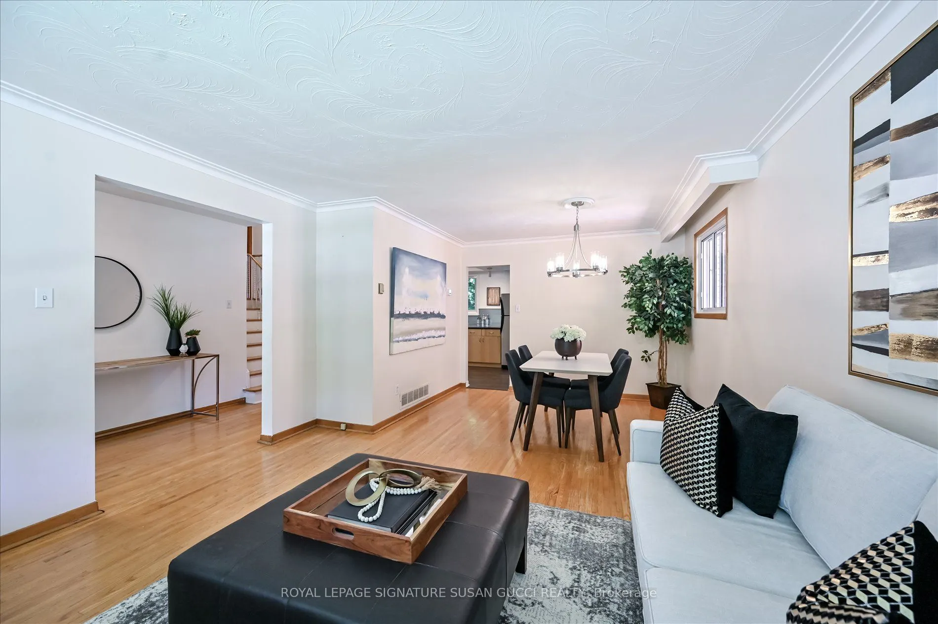 16 Munford Crescent