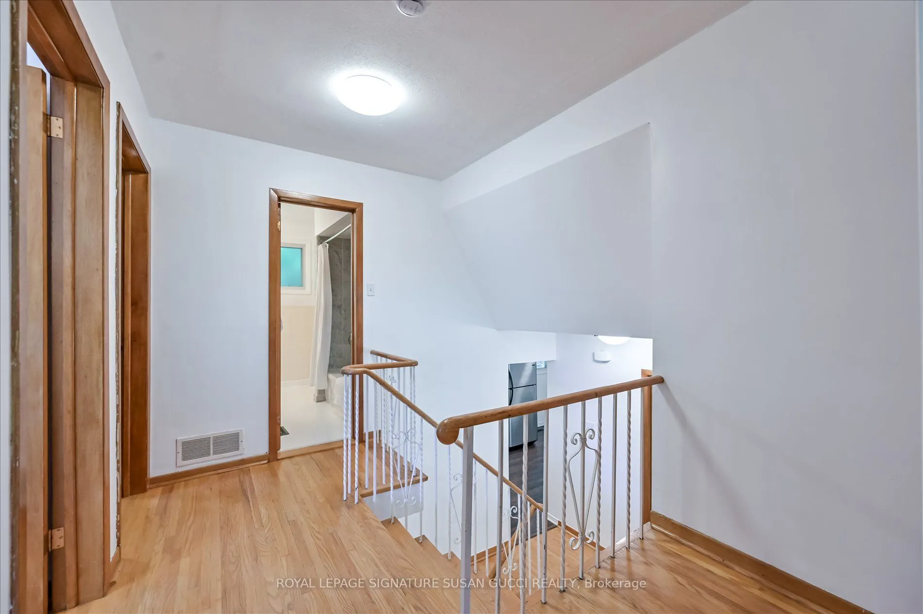 16 Munford Crescent