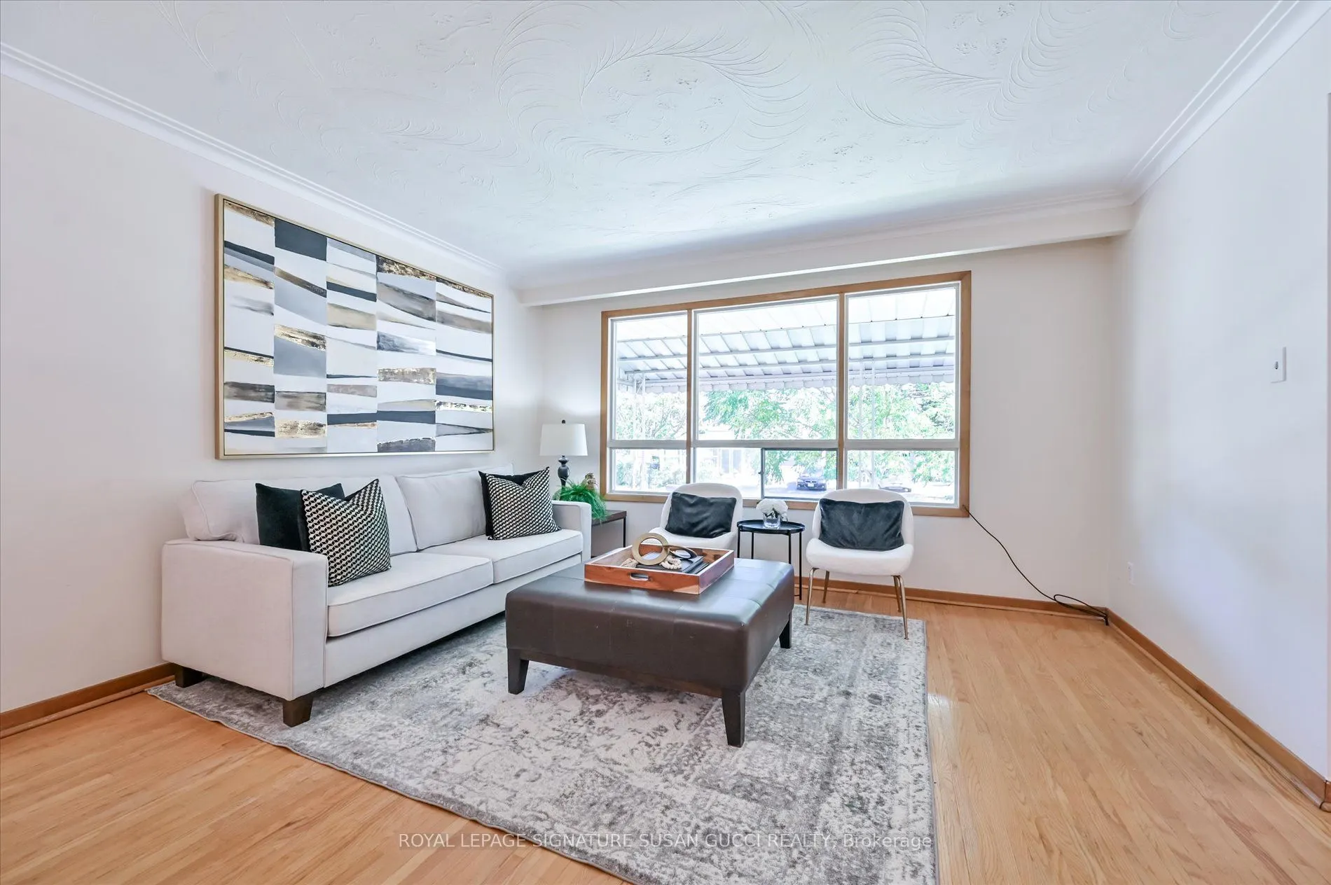 16 Munford Crescent