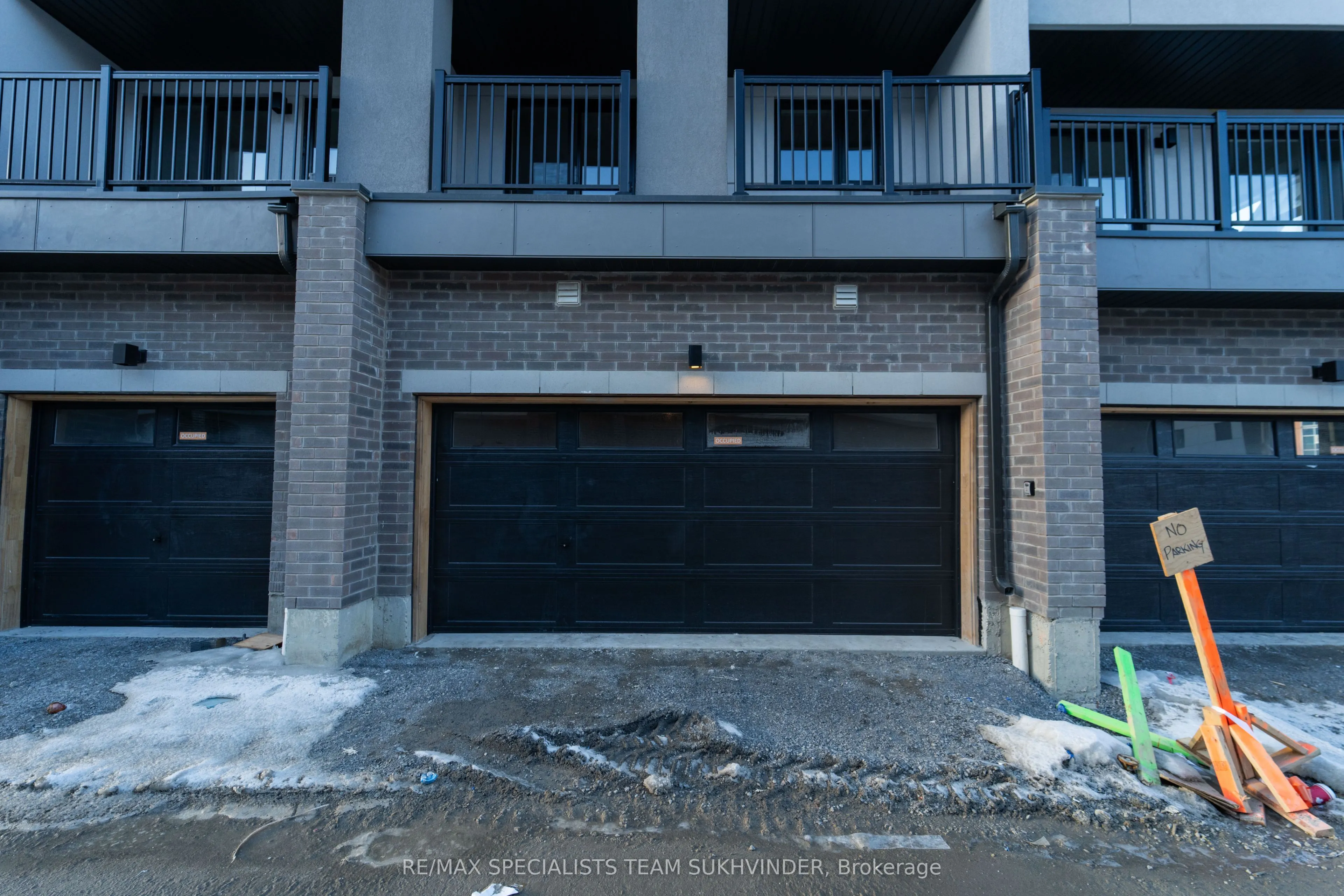 1695 Dersan Street, #808