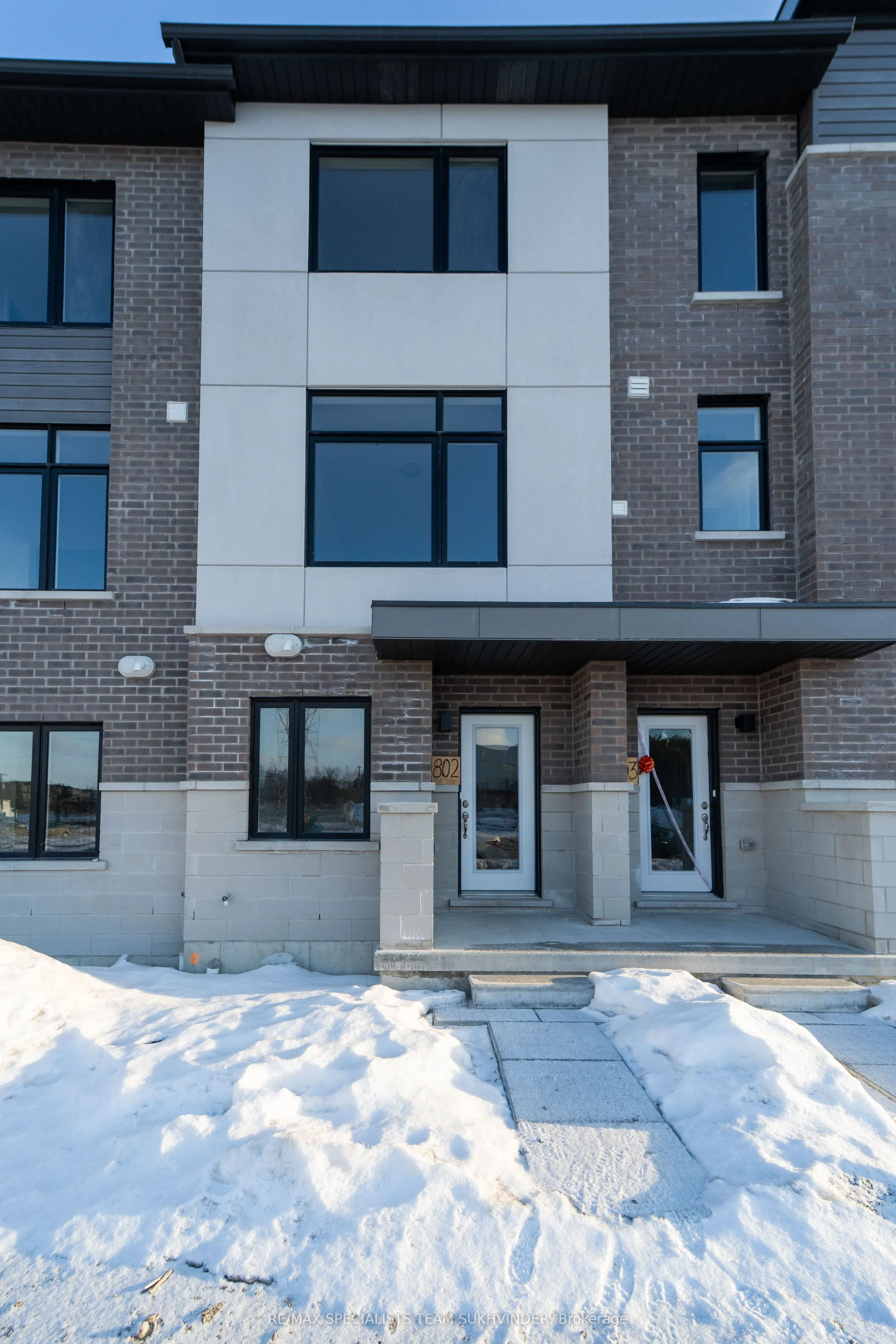 1695 Dersan Street, #808