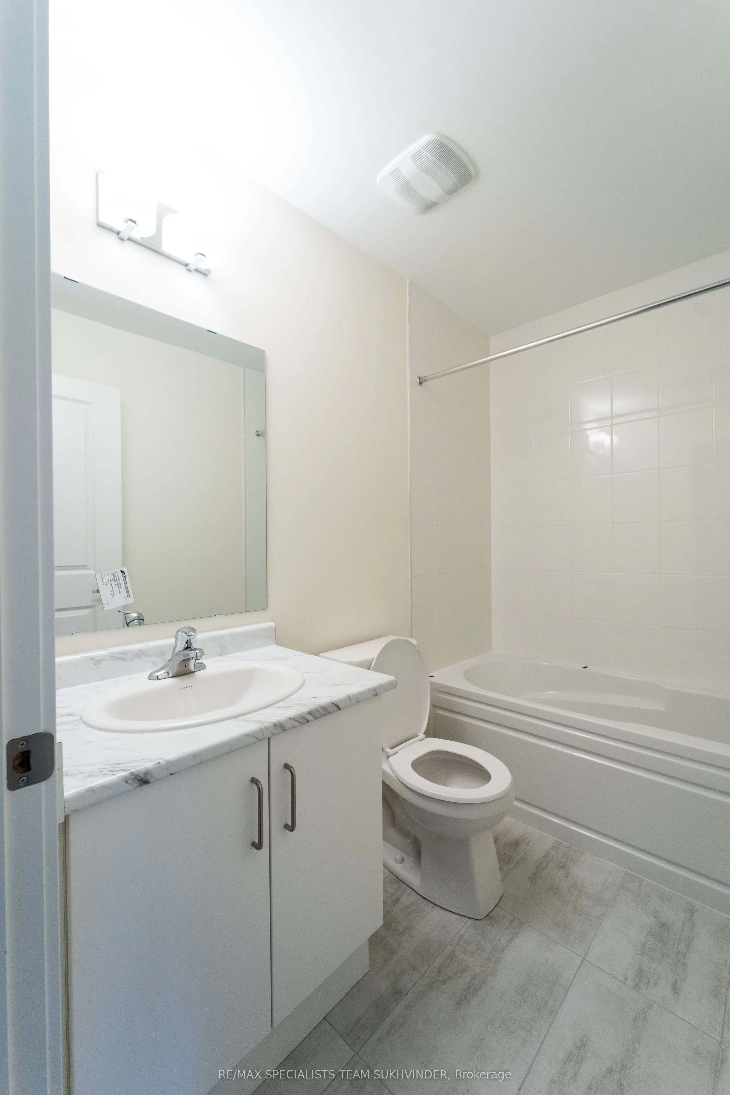 1695 Dersan Street, #808