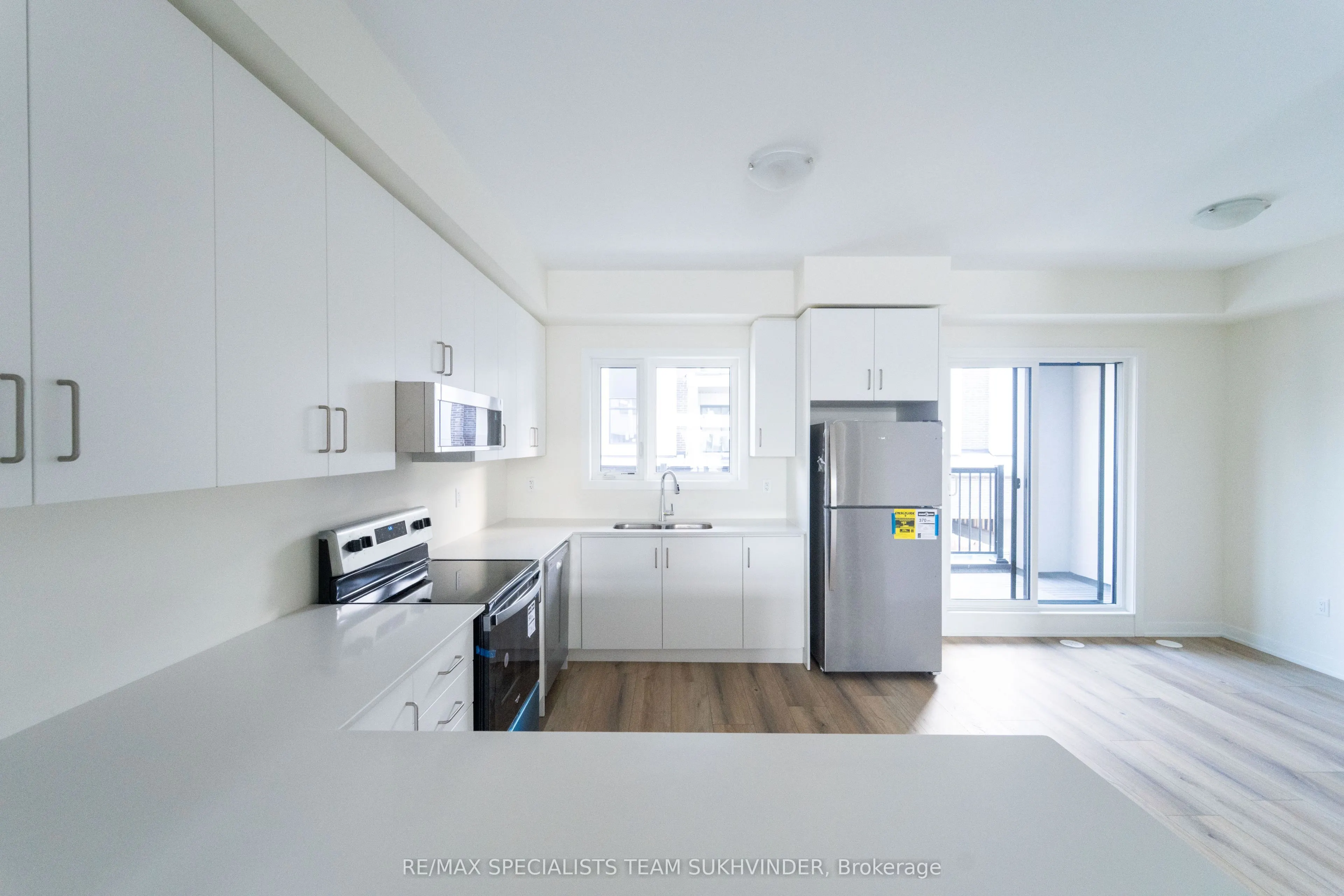 1695 Dersan Street, #808