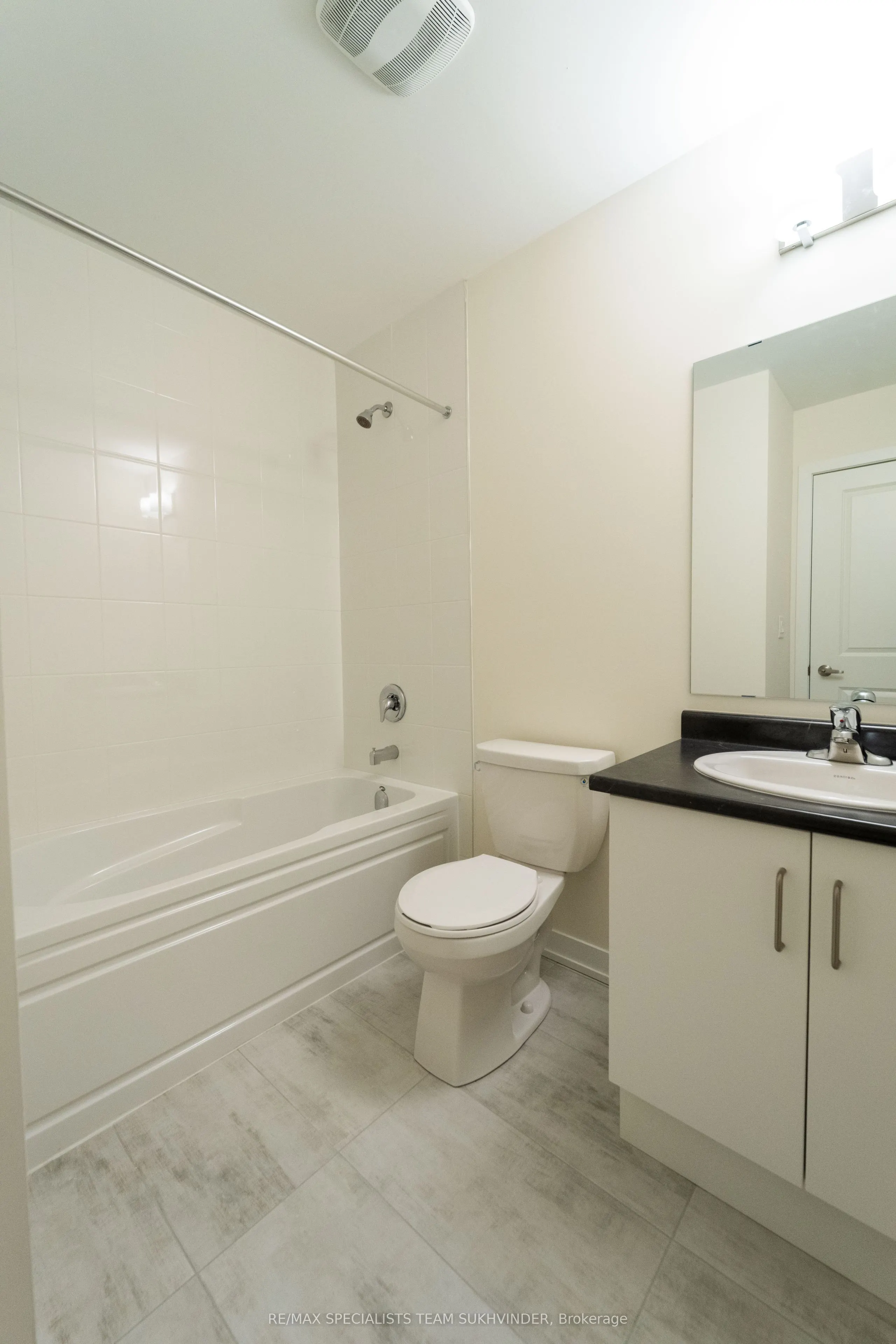 1695 Dersan Street, #808