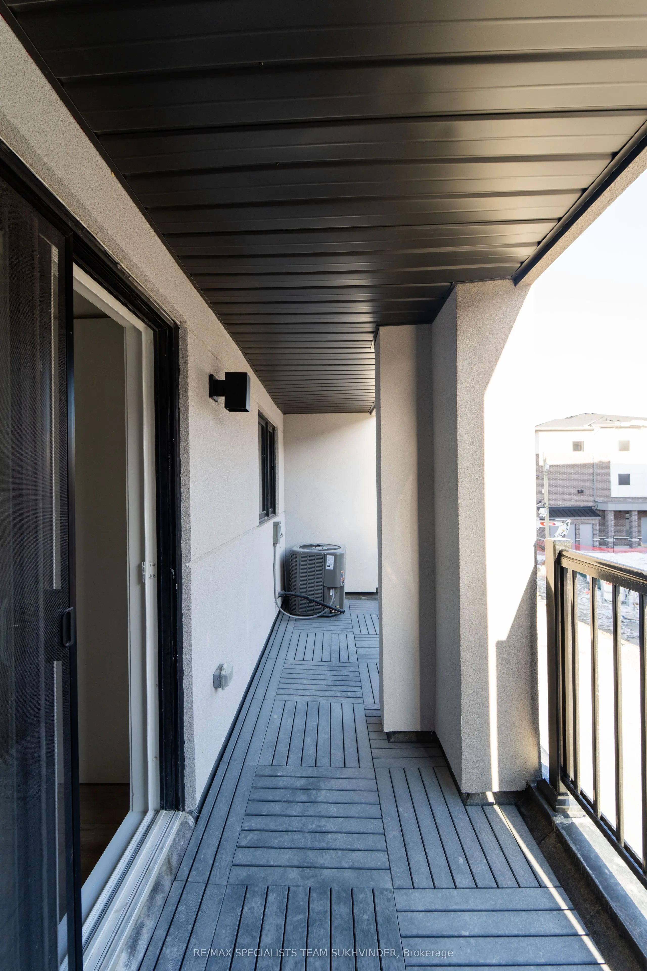 1695 Dersan Street, #808