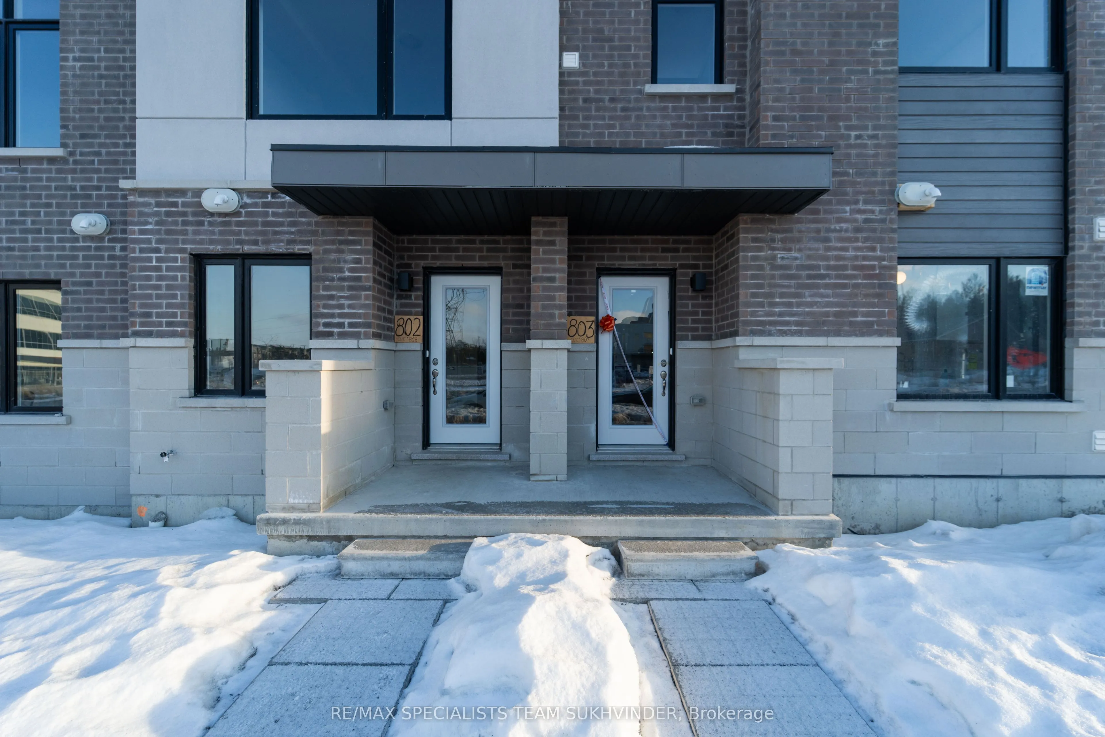 1695 Dersan Street, #808