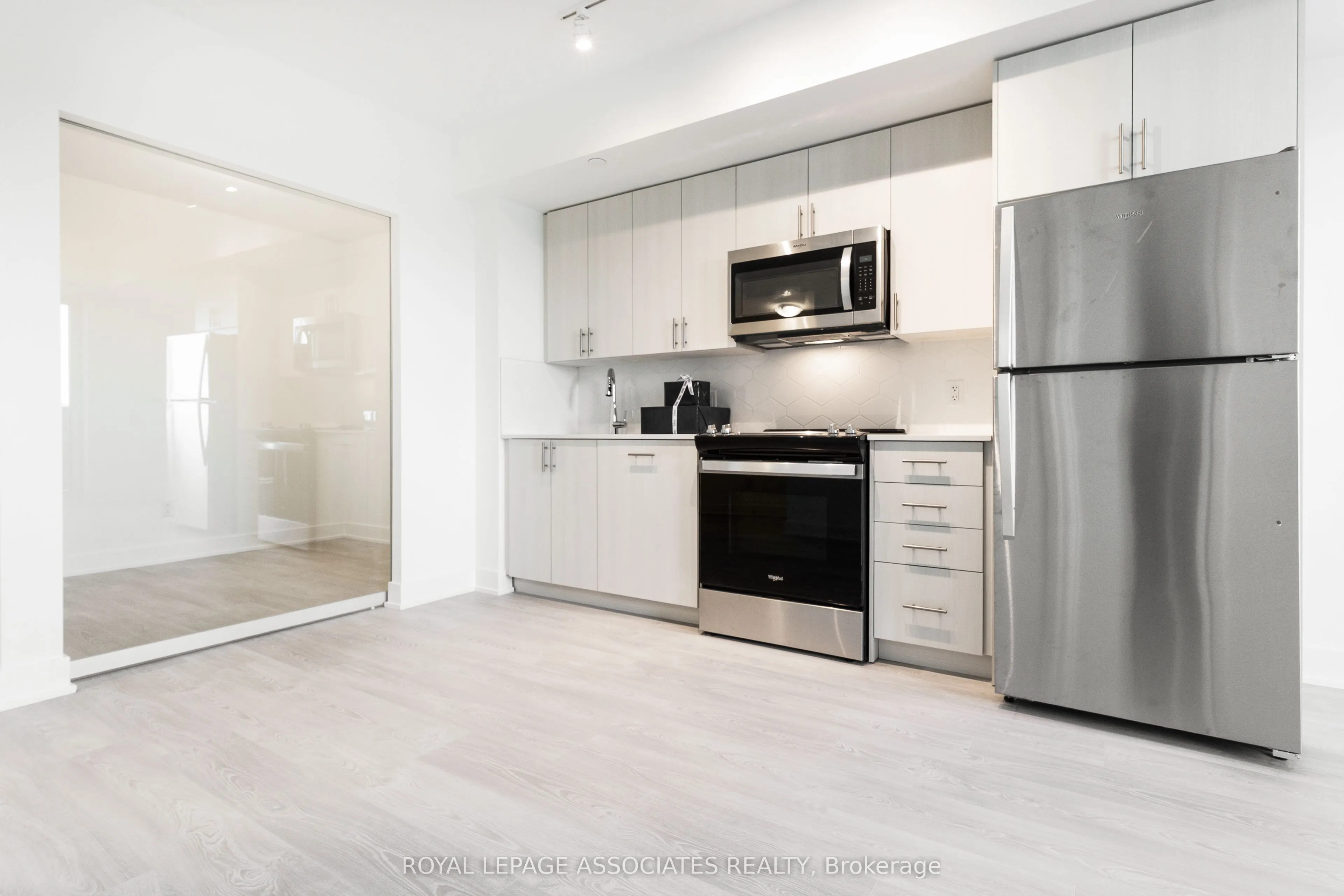 2545 Simcoe Street N, #1832