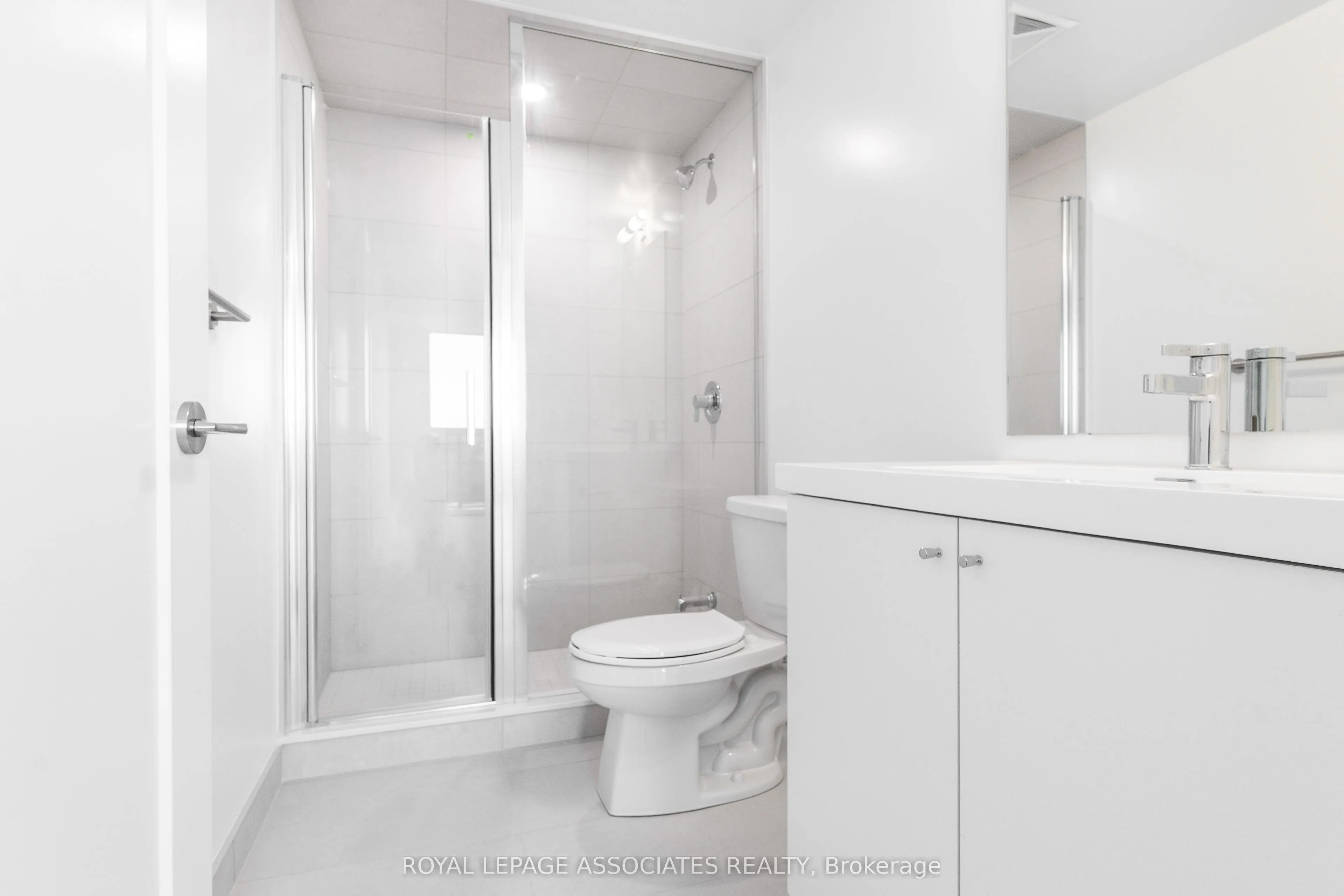 2545 Simcoe Street N, #1832