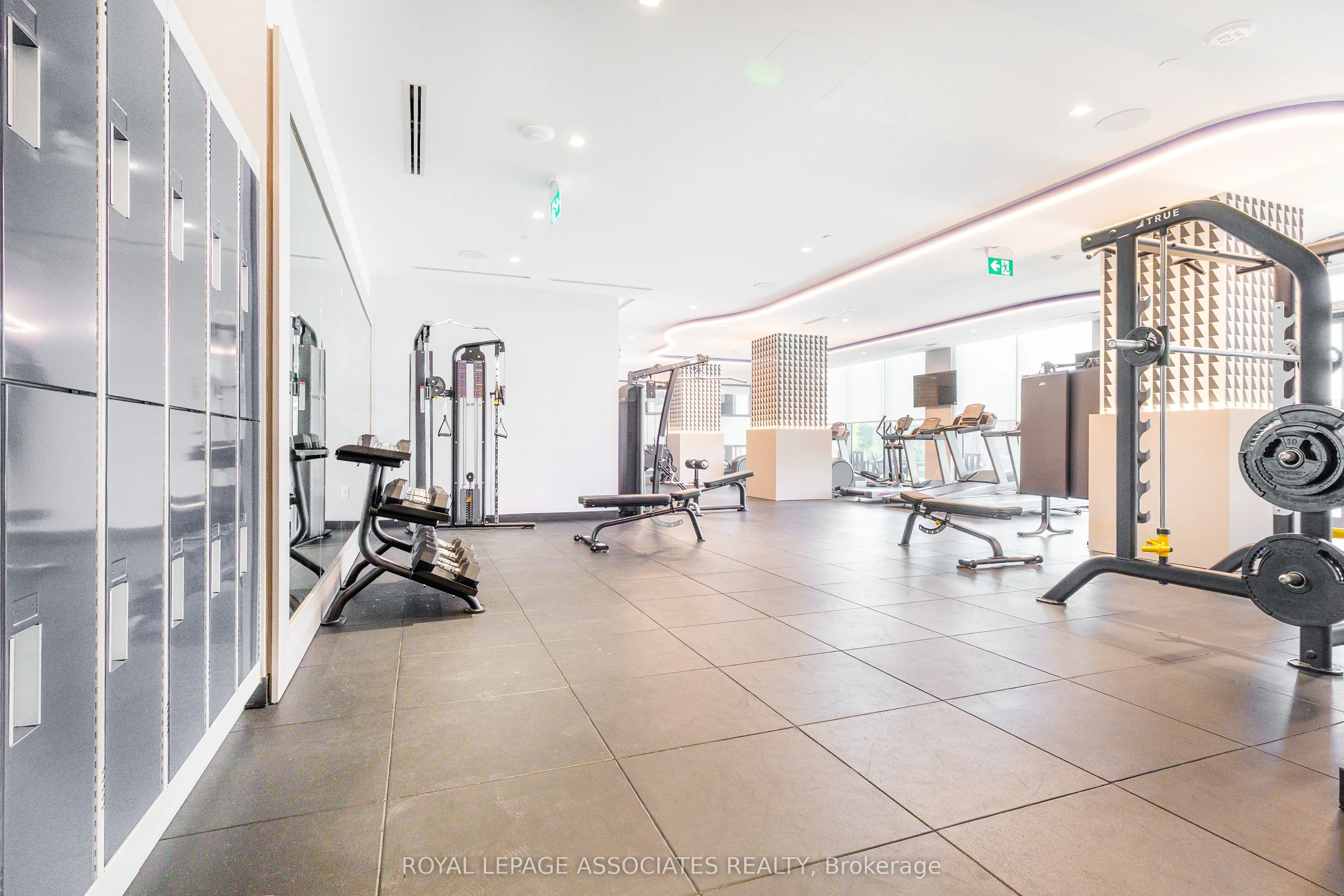 2545 Simcoe Street N, #1832