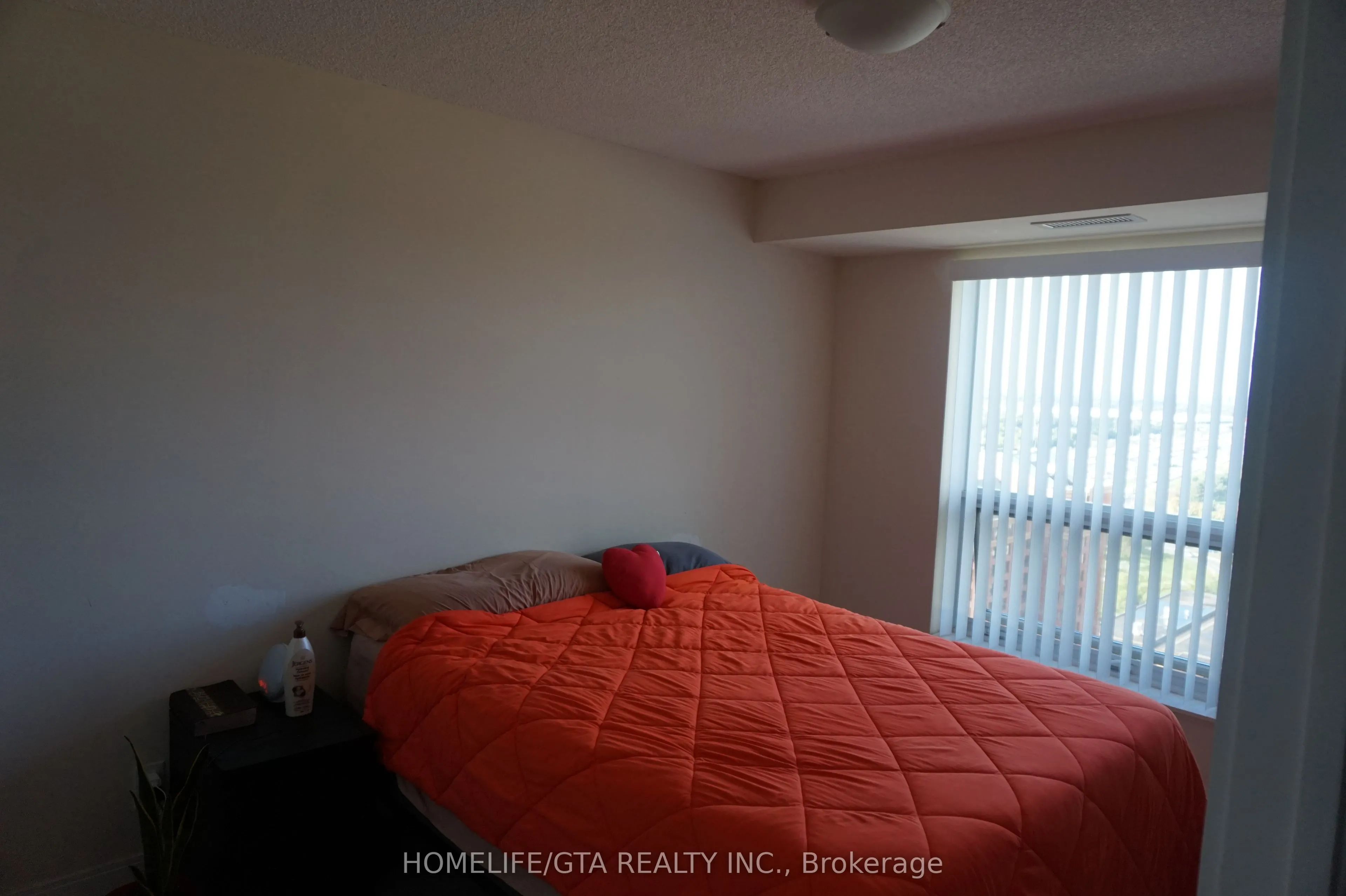 135 Village Green Square, #2121